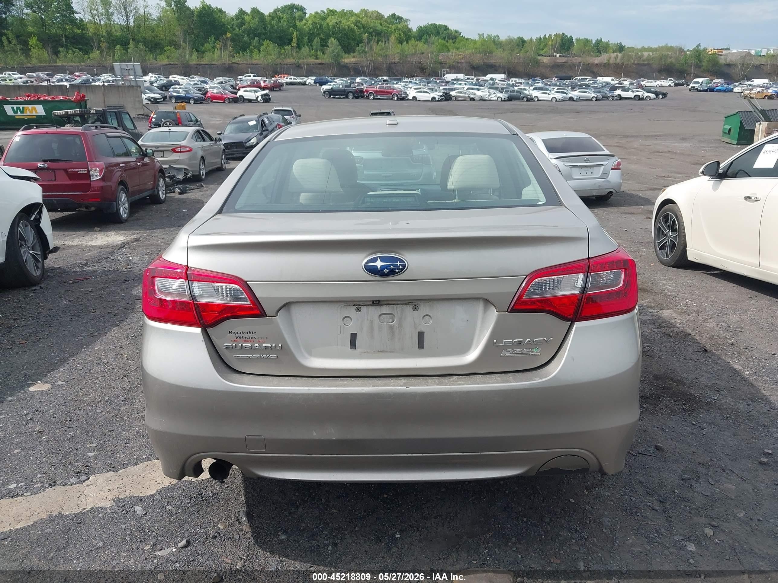 2015 Subaru Legacy 2.5i Premium Beige vin: 4S3BNAC65F3009347