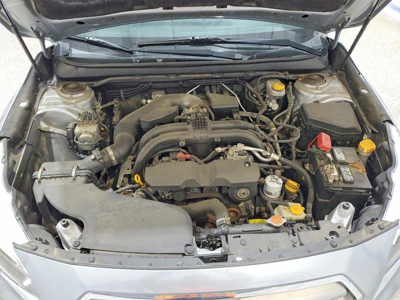 2015 Subaru Legacy 2.5i Premium Серебряный vin: 4S3BNAC65F3030893