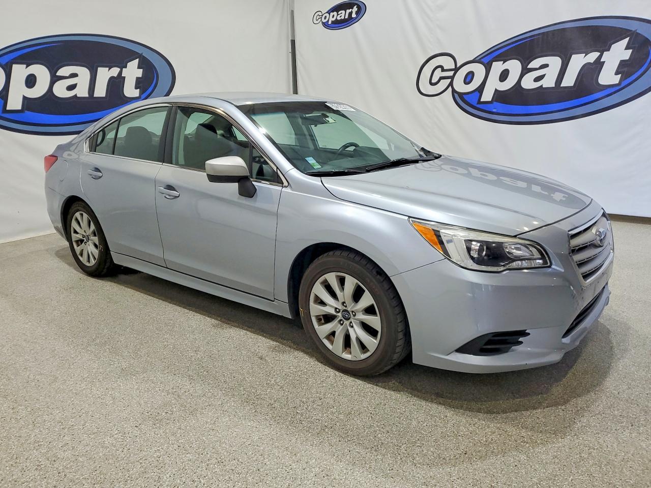 2015 Subaru Legacy 2.5i Premium Серебряный vin: 4S3BNAC65F3030893