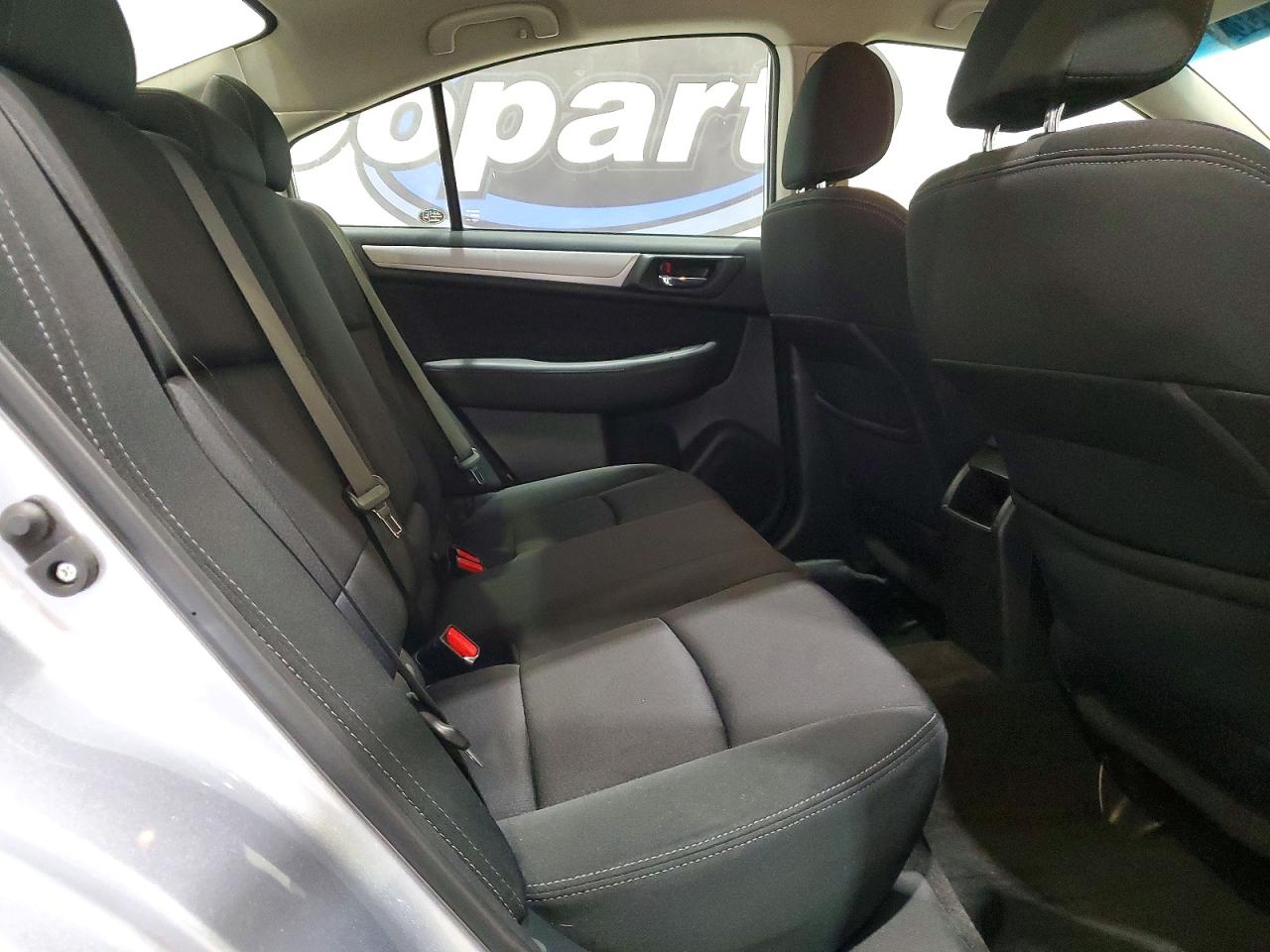2015 Subaru Legacy 2.5i Premium Серебряный vin: 4S3BNAC65F3030893
