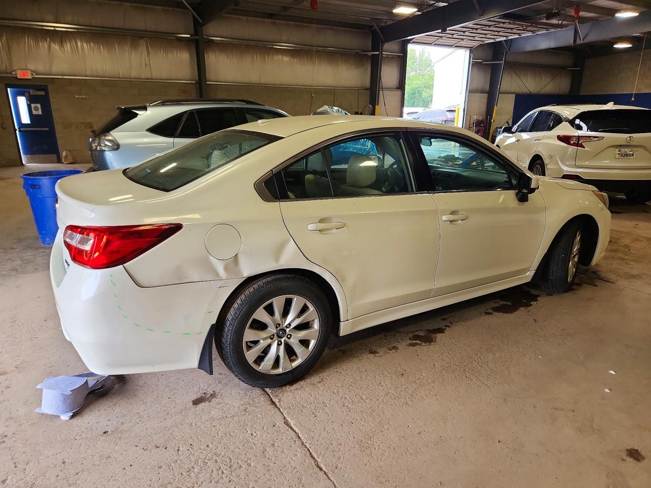 2015 Subaru Legacy 2.5i Premium White vin: 4S3BNAC65F3054482