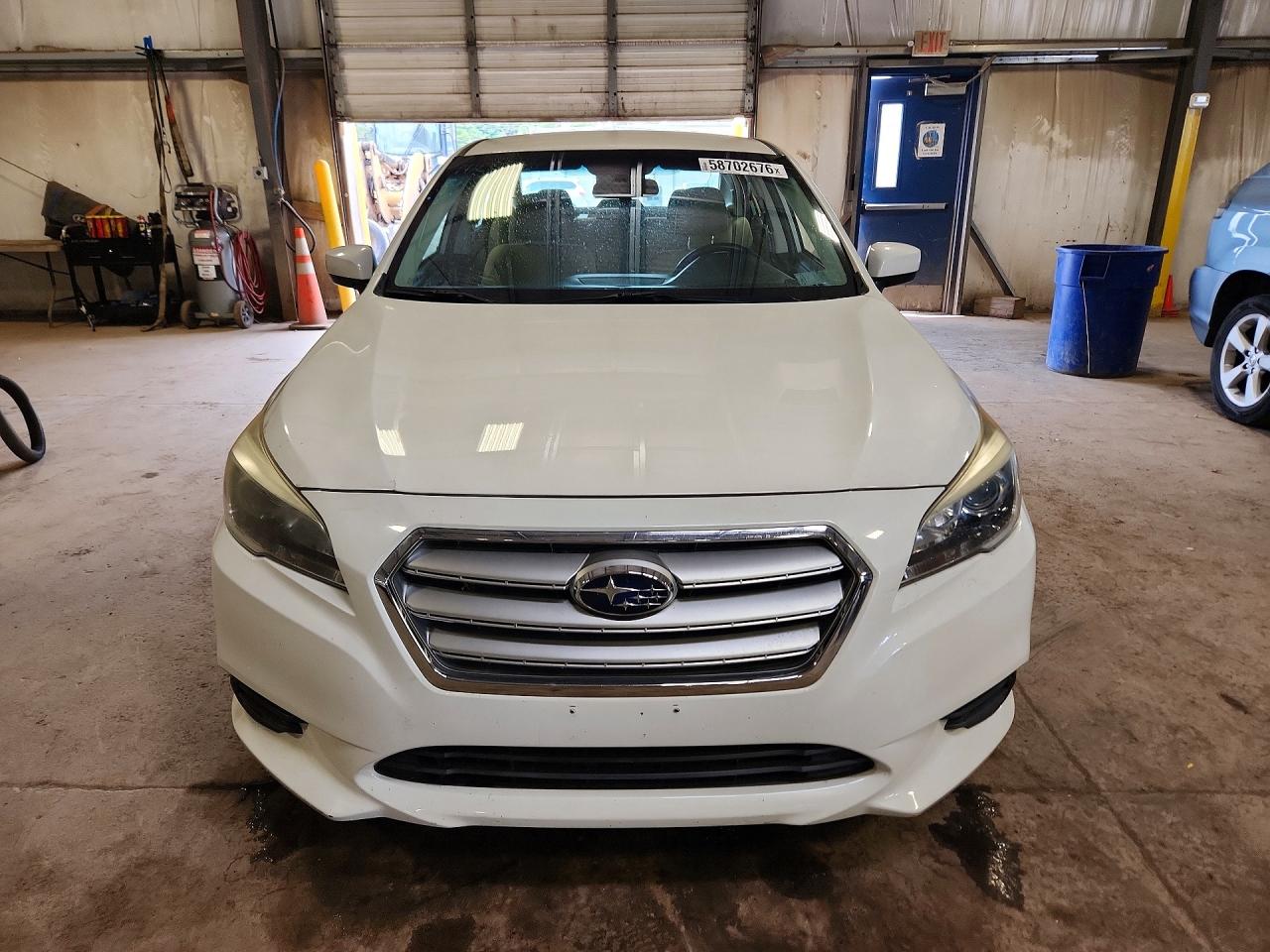 2015 Subaru Legacy 2.5i Premium White vin: 4S3BNAC65F3054482