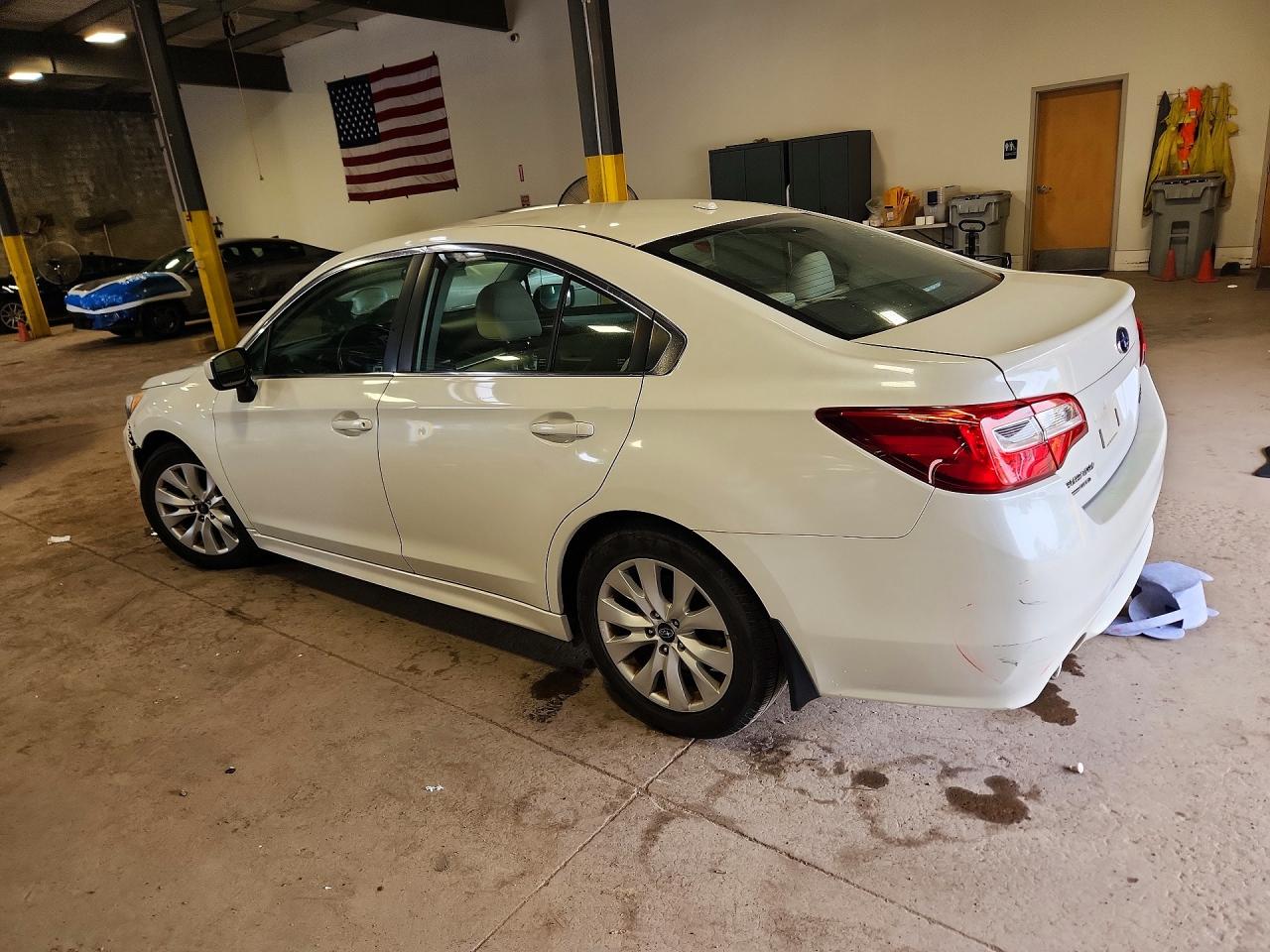2015 Subaru Legacy 2.5i Premium White vin: 4S3BNAC65F3054482
