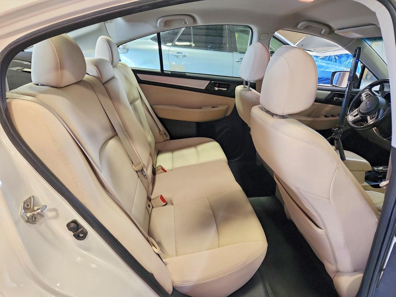 2015 Subaru Legacy 2.5i Premium White vin: 4S3BNAC65F3054482