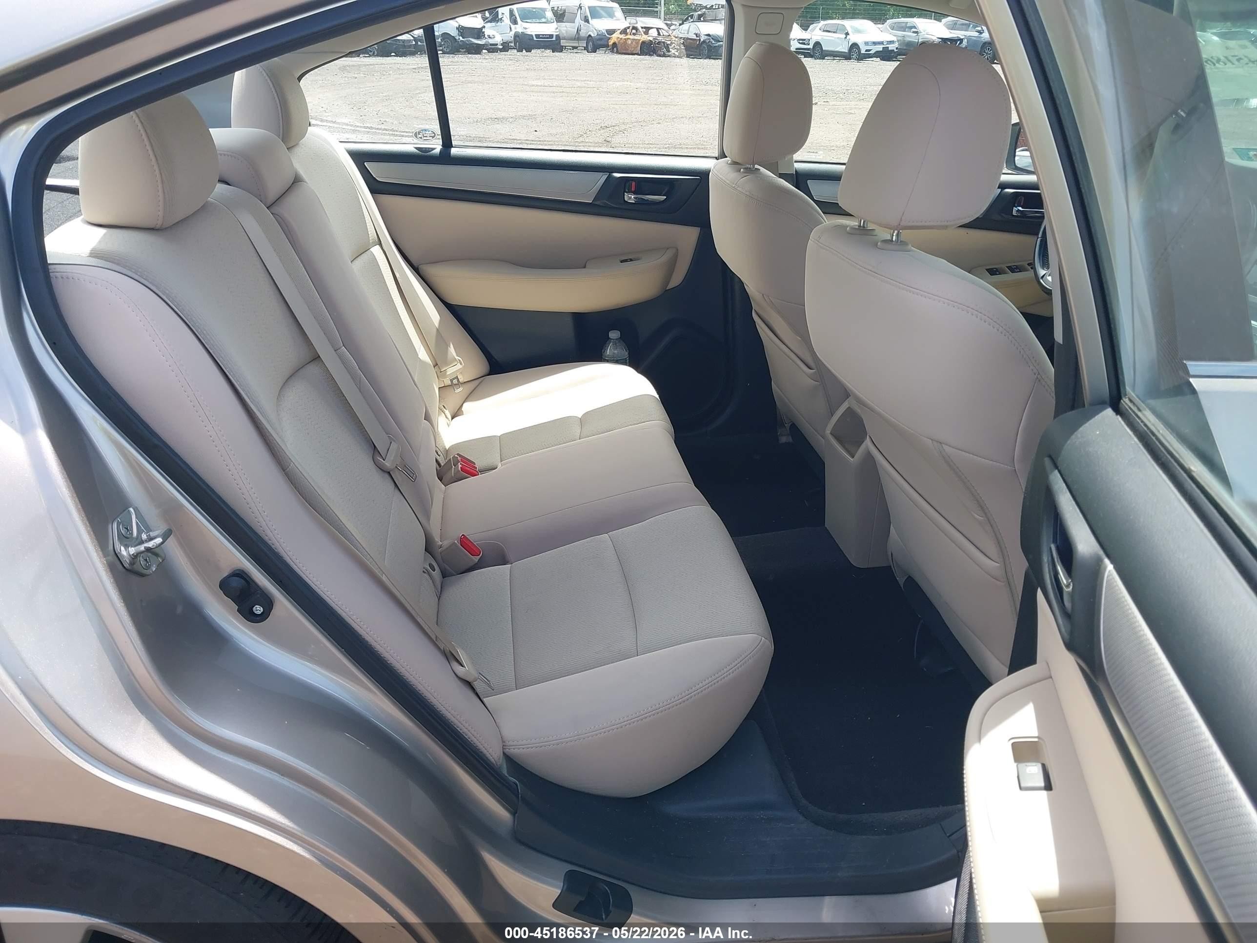 2015 Subaru Legacy 2.5i Premium Beige vin: 4S3BNAC66F3006375