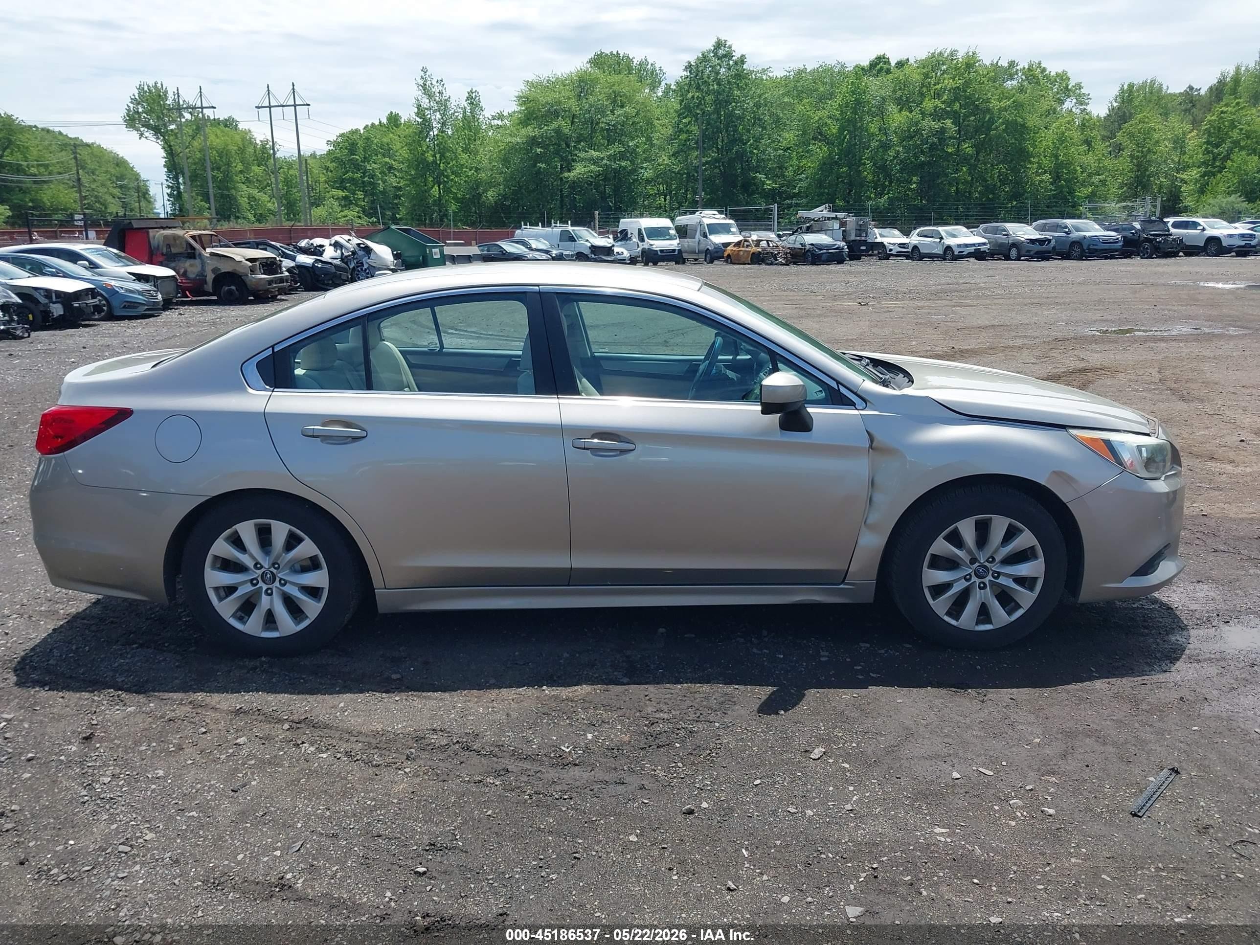 2015 Subaru Legacy 2.5i Premium Beige vin: 4S3BNAC66F3006375