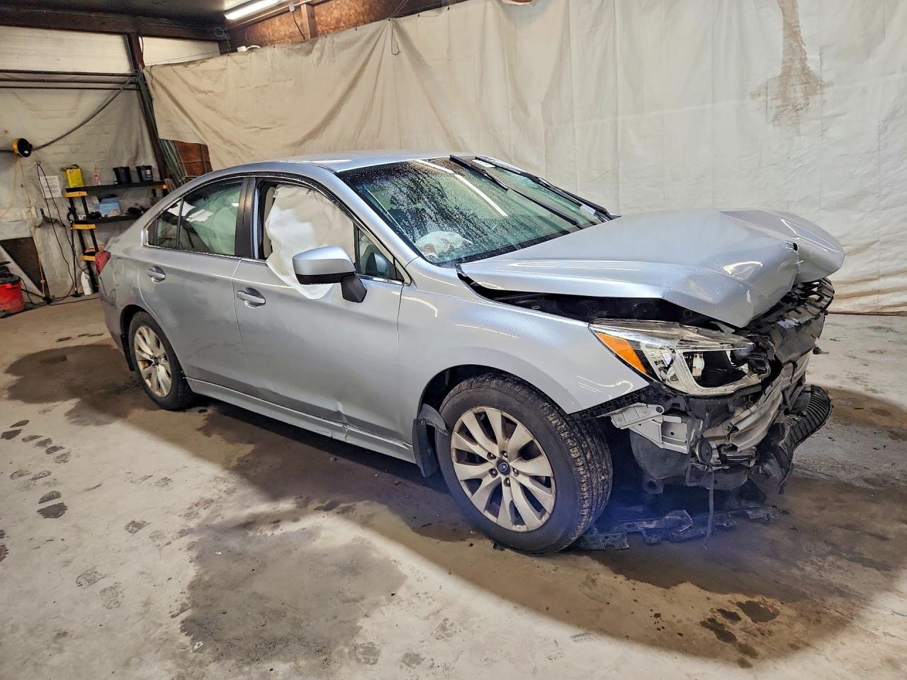 2015 Subaru Legacy 2.5i Premium Silver vin: 4S3BNAC68F3007348