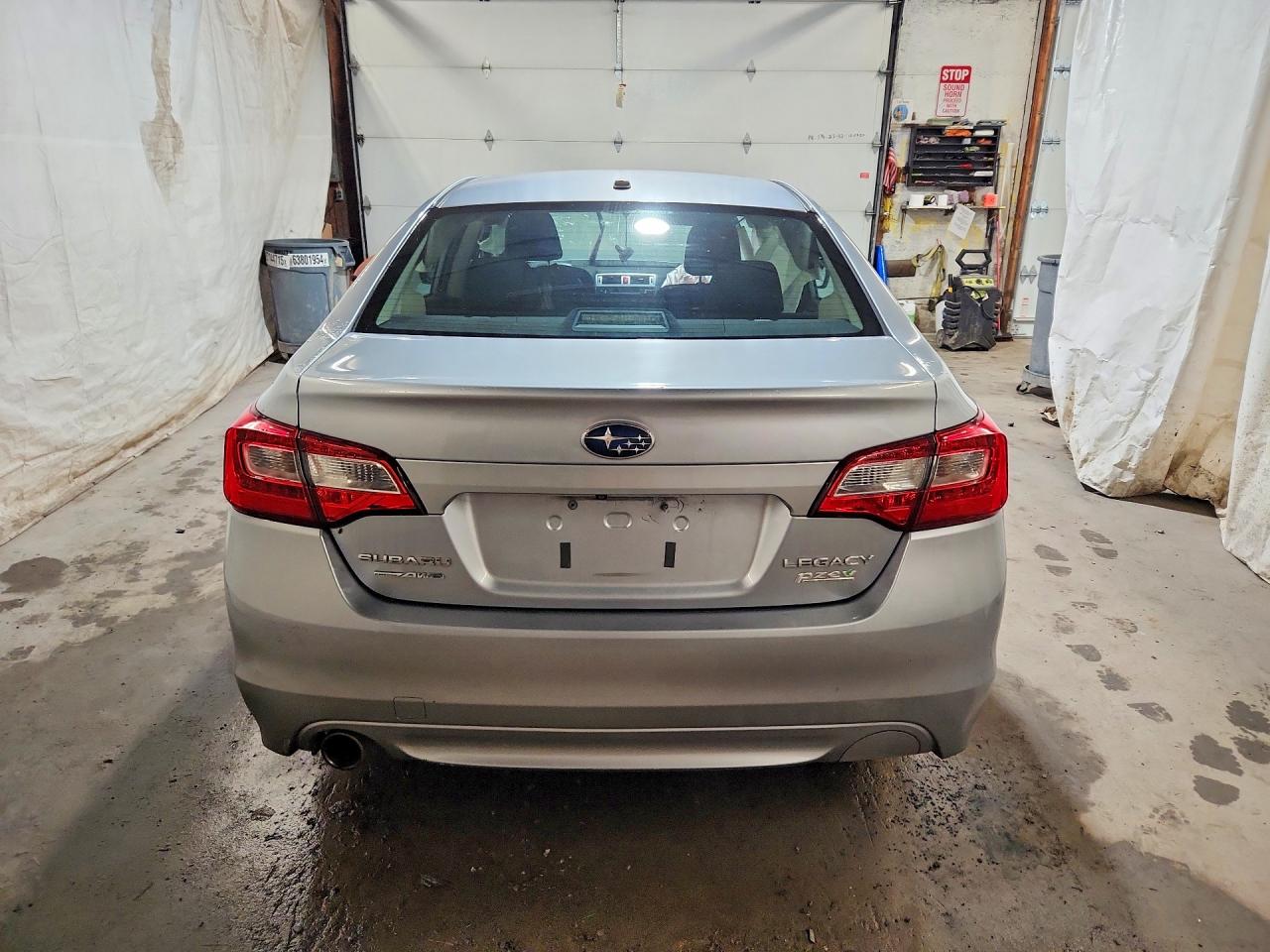 2015 Subaru Legacy 2.5i Premium Silver vin: 4S3BNAC68F3007348