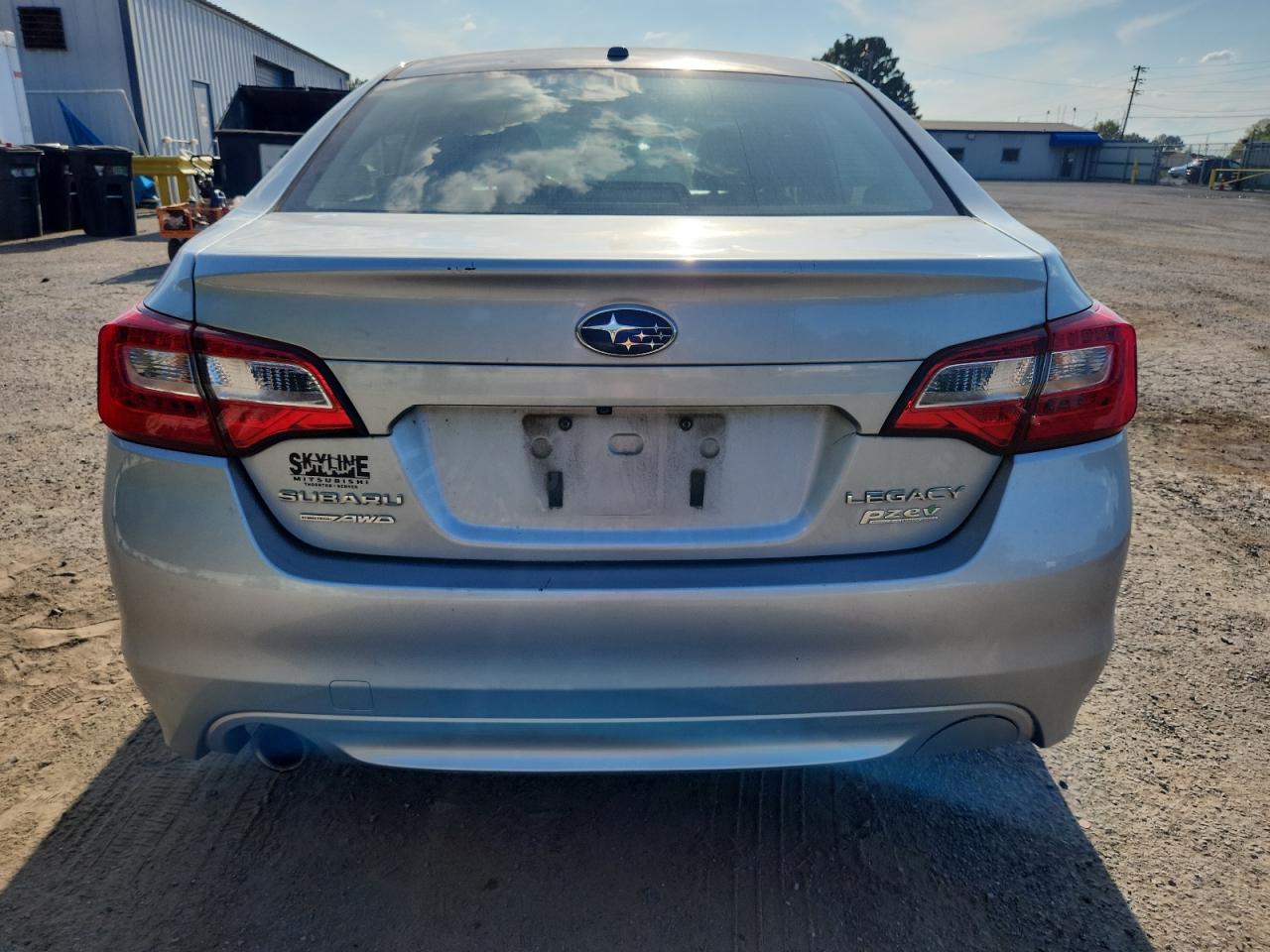 2015 Subaru Legacy 2.5i Premium Silver vin: 4S3BNAC68F3039698