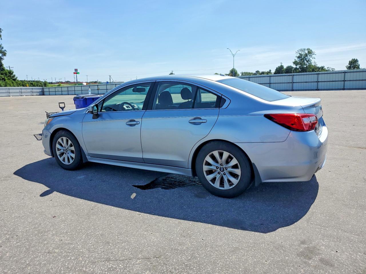 2015 Subaru Legacy 2.5i Premium Silver vin: 4S3BNAC69F3021808