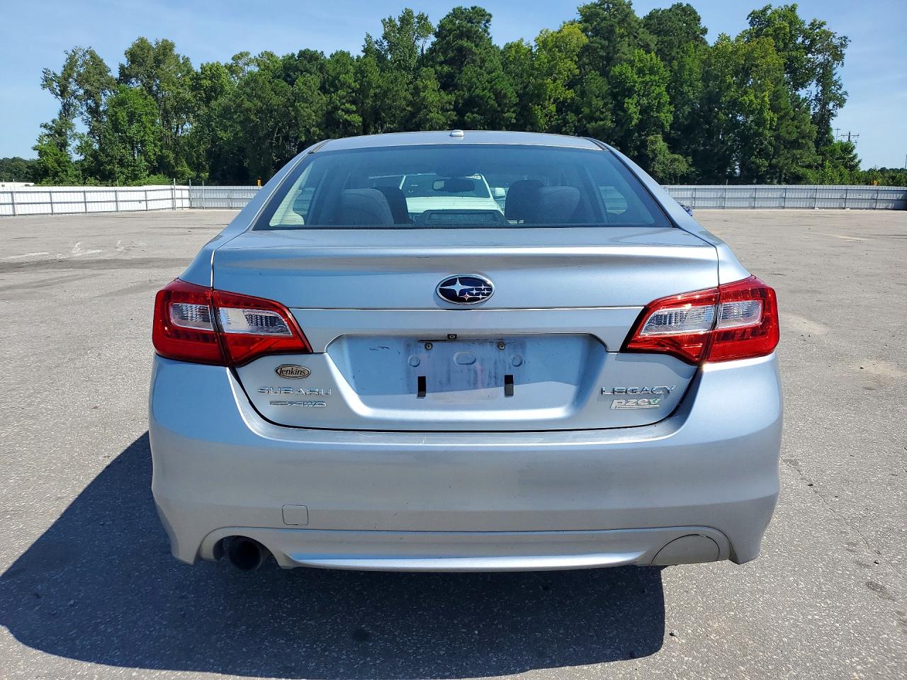 2015 Subaru Legacy 2.5i Premium Silver vin: 4S3BNAC69F3021808