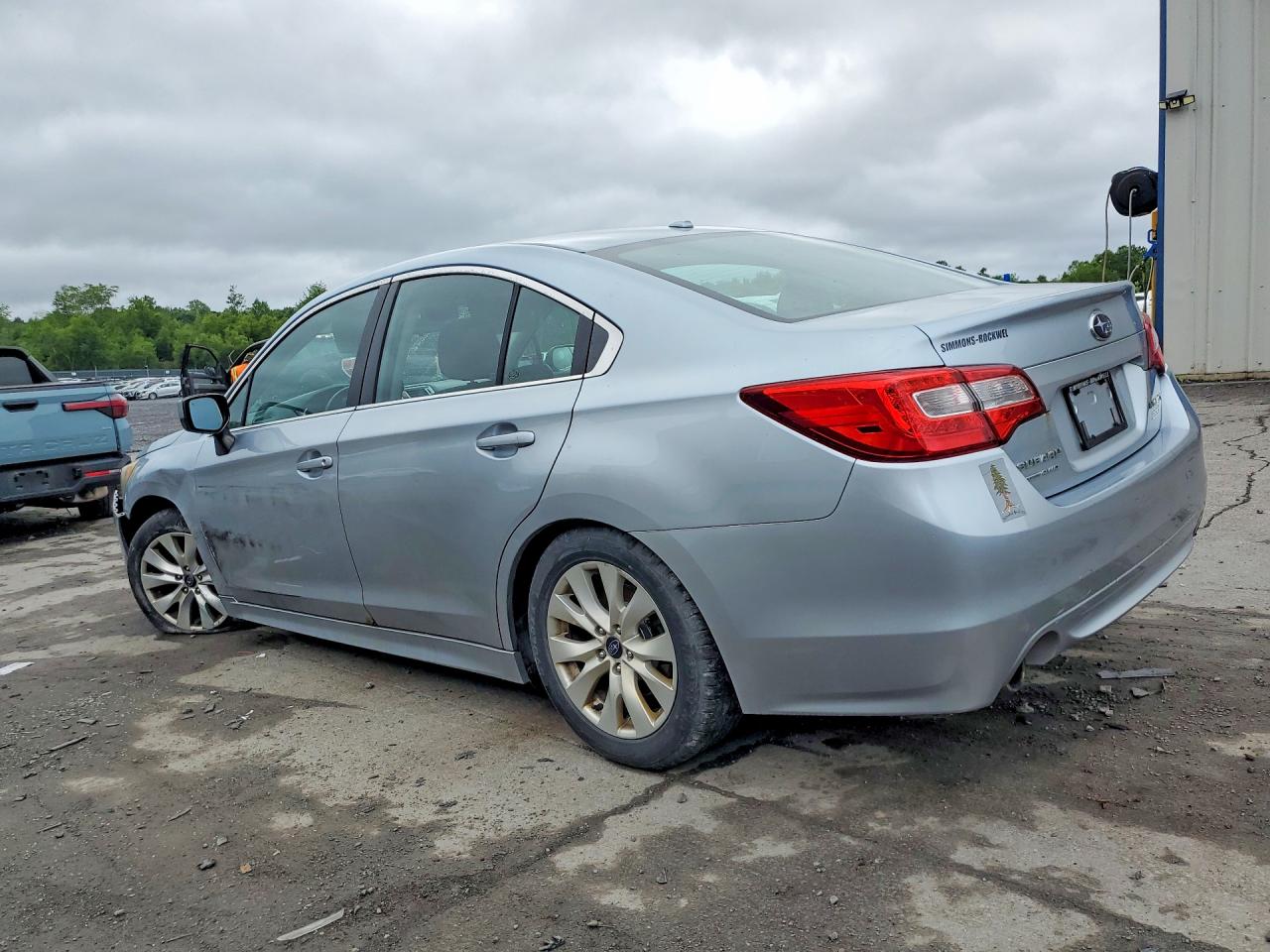 2015 Subaru Legacy 2.5i Premium Silver vin: 4S3BNAC69F3065453