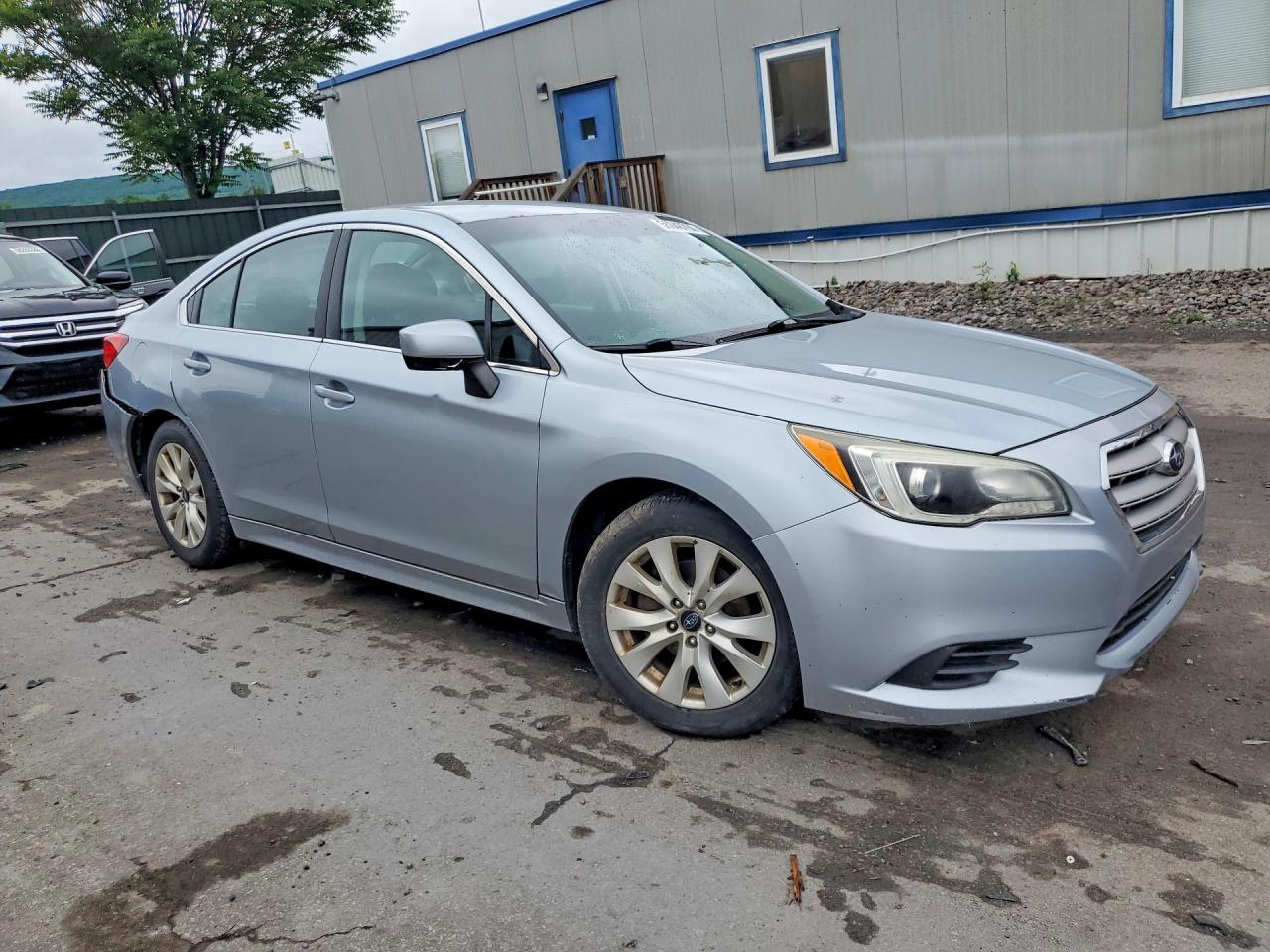 2015 Subaru Legacy 2.5i Premium Silver vin: 4S3BNAC69F3065453