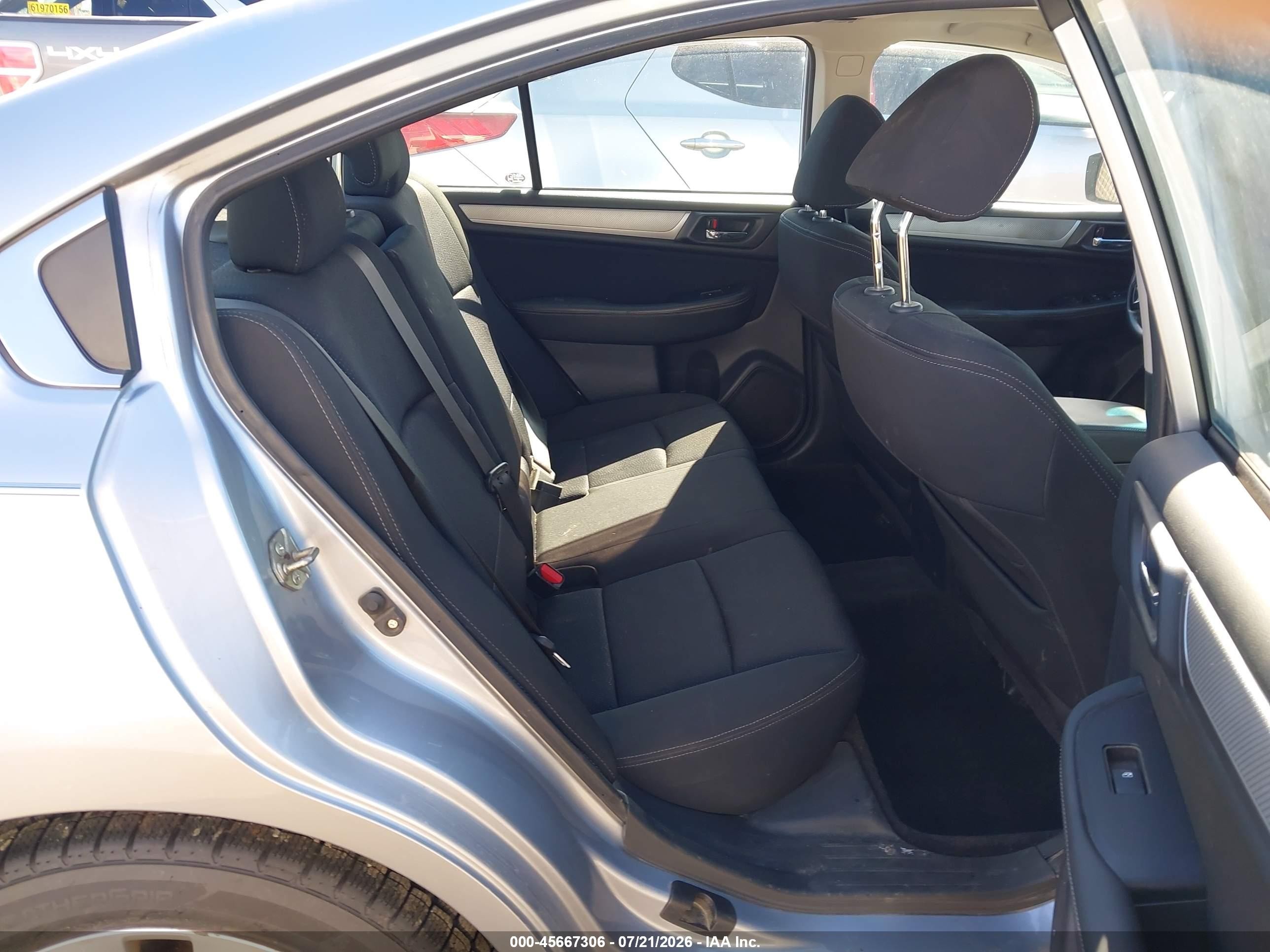 2015 Subaru Legacy 2.5i Premium Silver vin: 4S3BNAD60F3029181