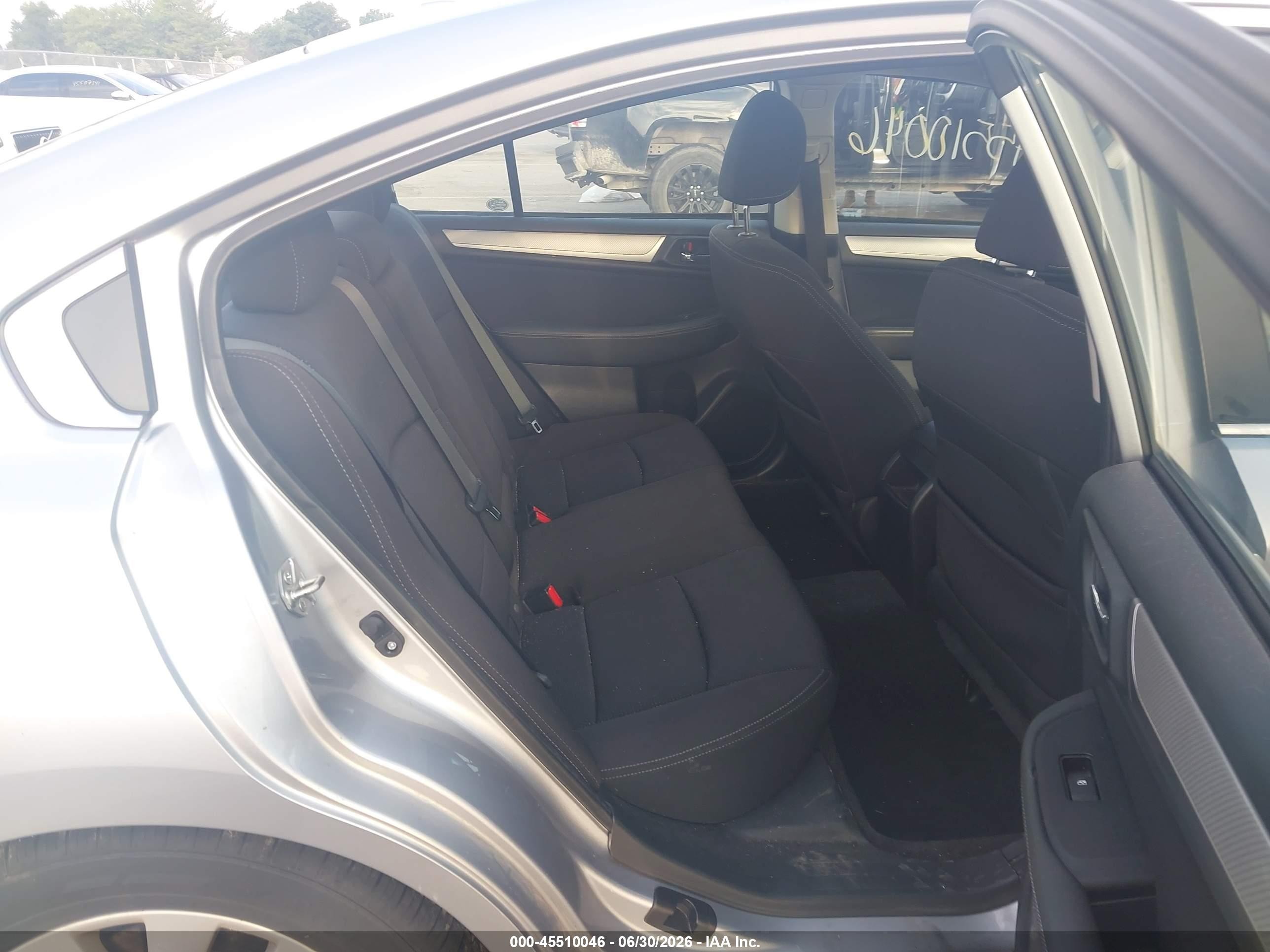 2015 Subaru Legacy 2.5i Premium Silver vin: 4S3BNAD63F3031183