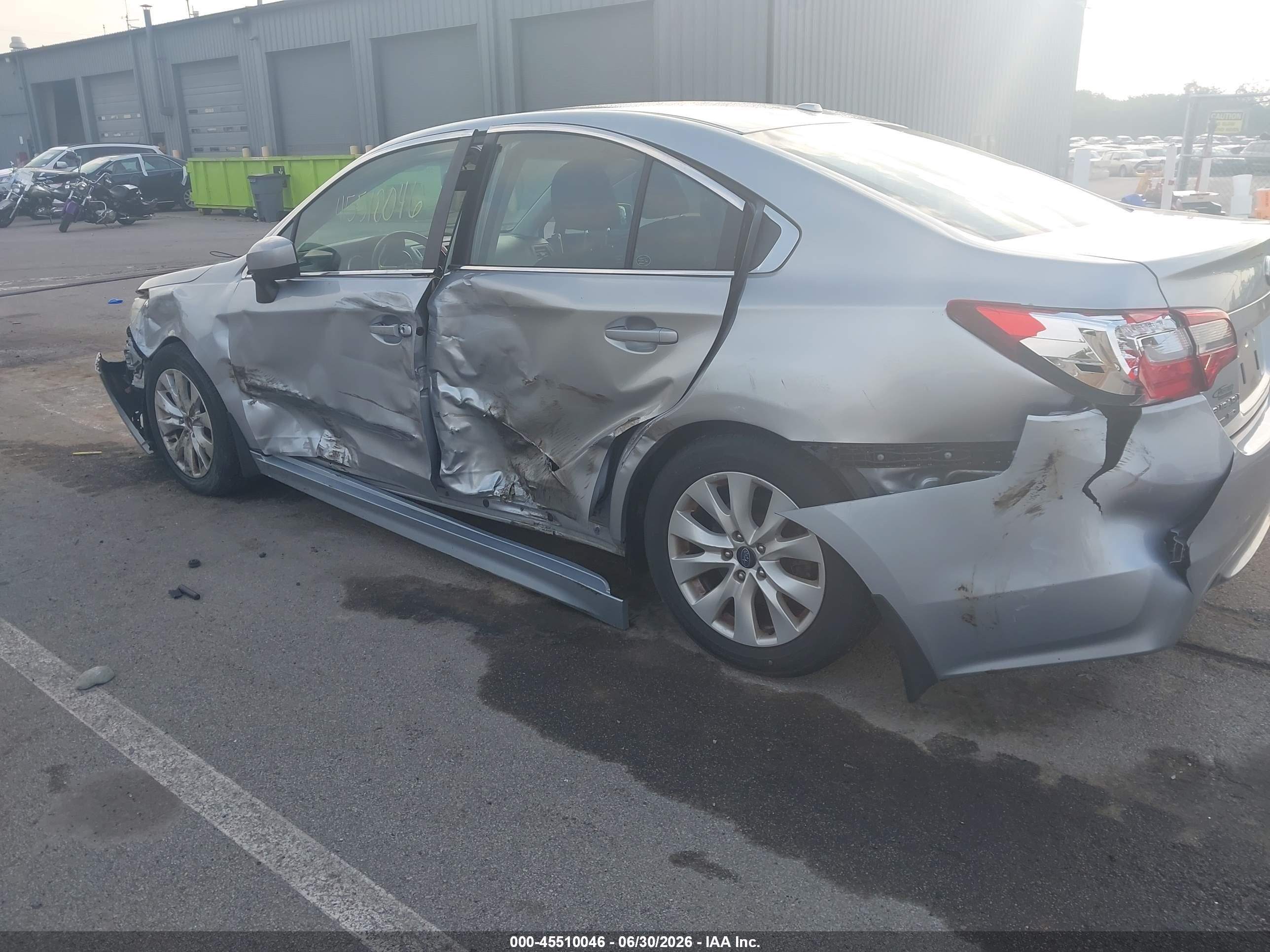 2015 Subaru Legacy 2.5i Premium Silver vin: 4S3BNAD63F3031183