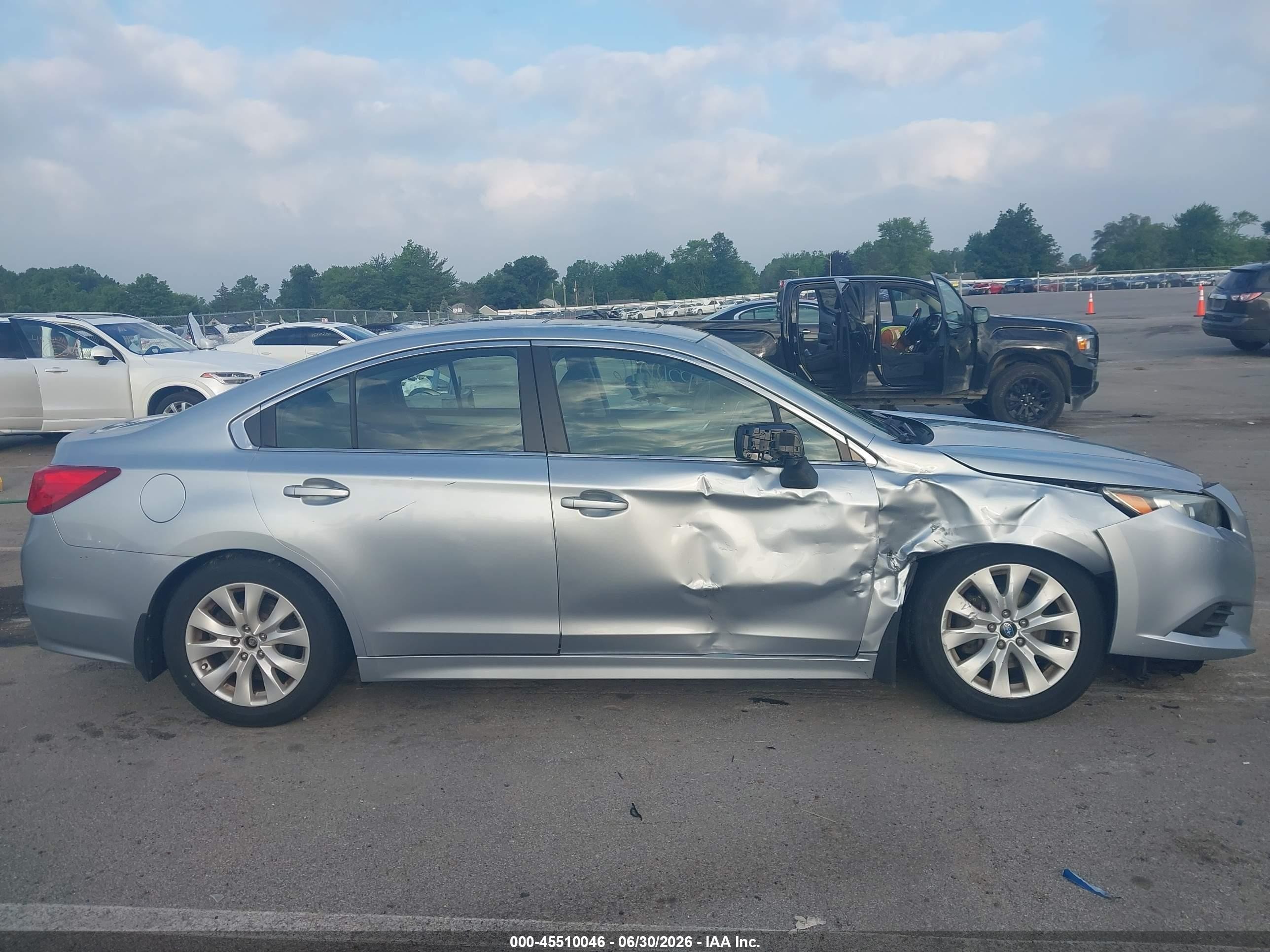 2015 Subaru Legacy 2.5i Premium Silver vin: 4S3BNAD63F3031183