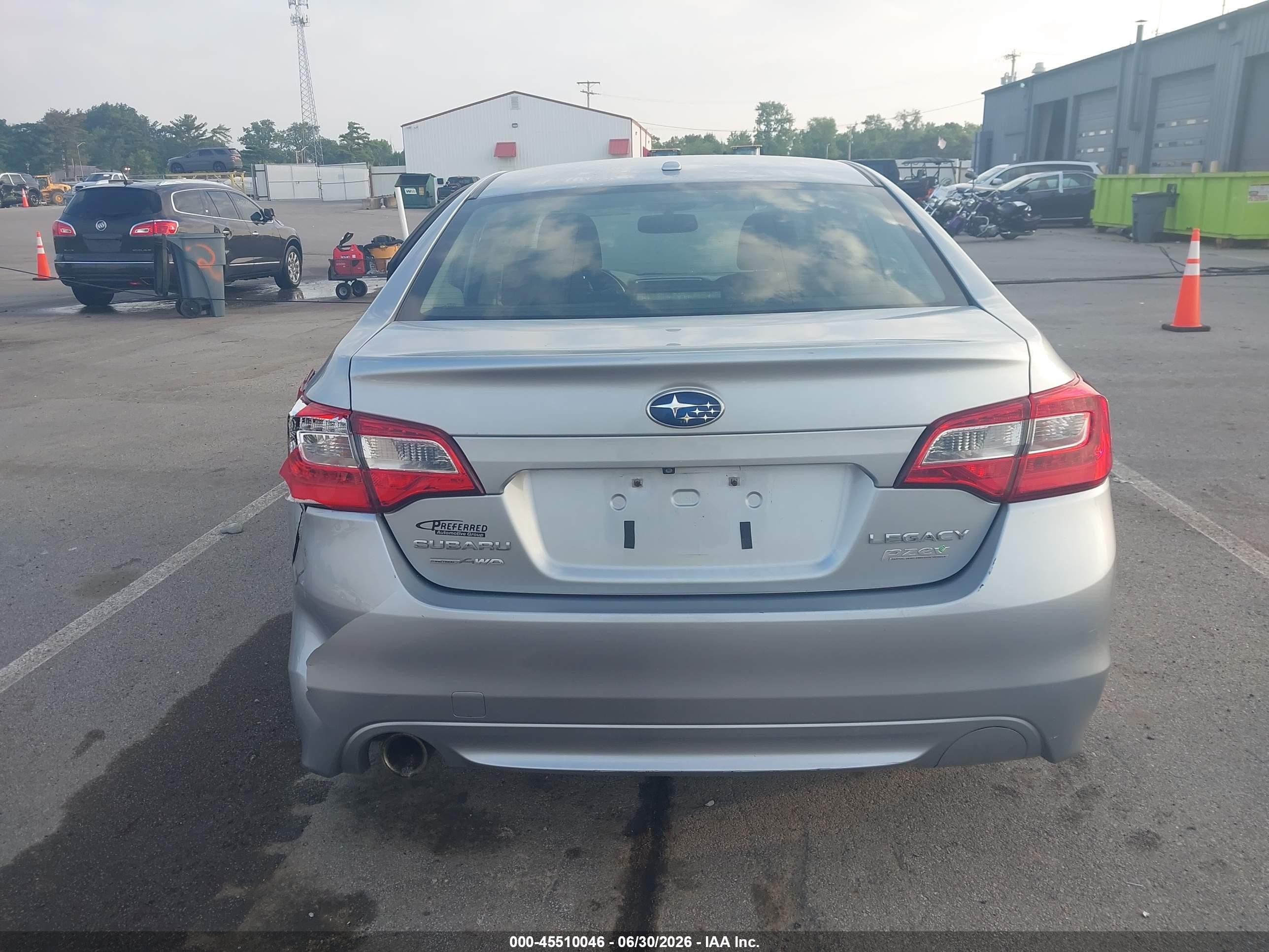 2015 Subaru Legacy 2.5i Premium Silver vin: 4S3BNAD63F3031183