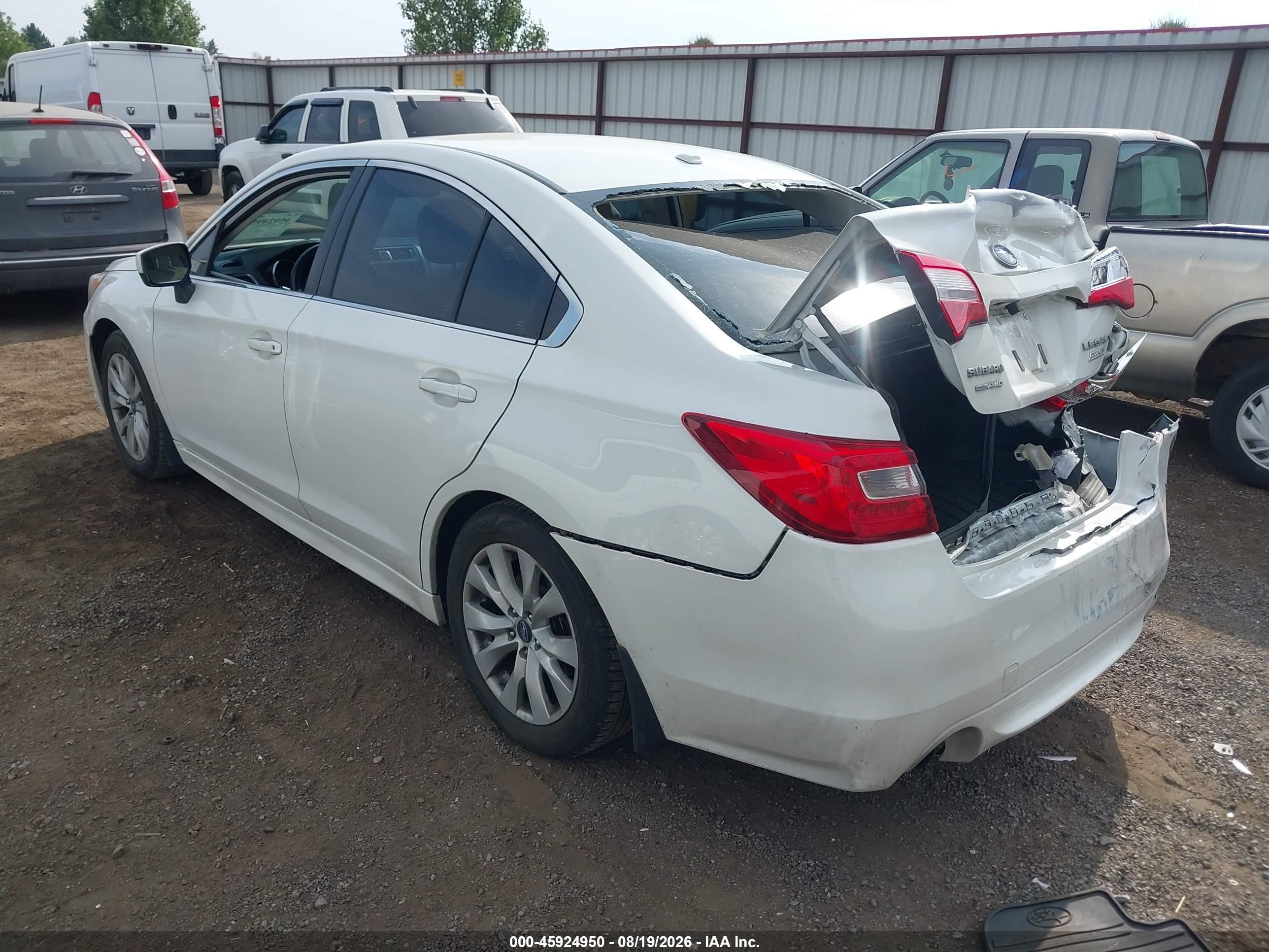 2015 Subaru Legacy 2.5i Premium White vin: 4S3BNAD64F3008818