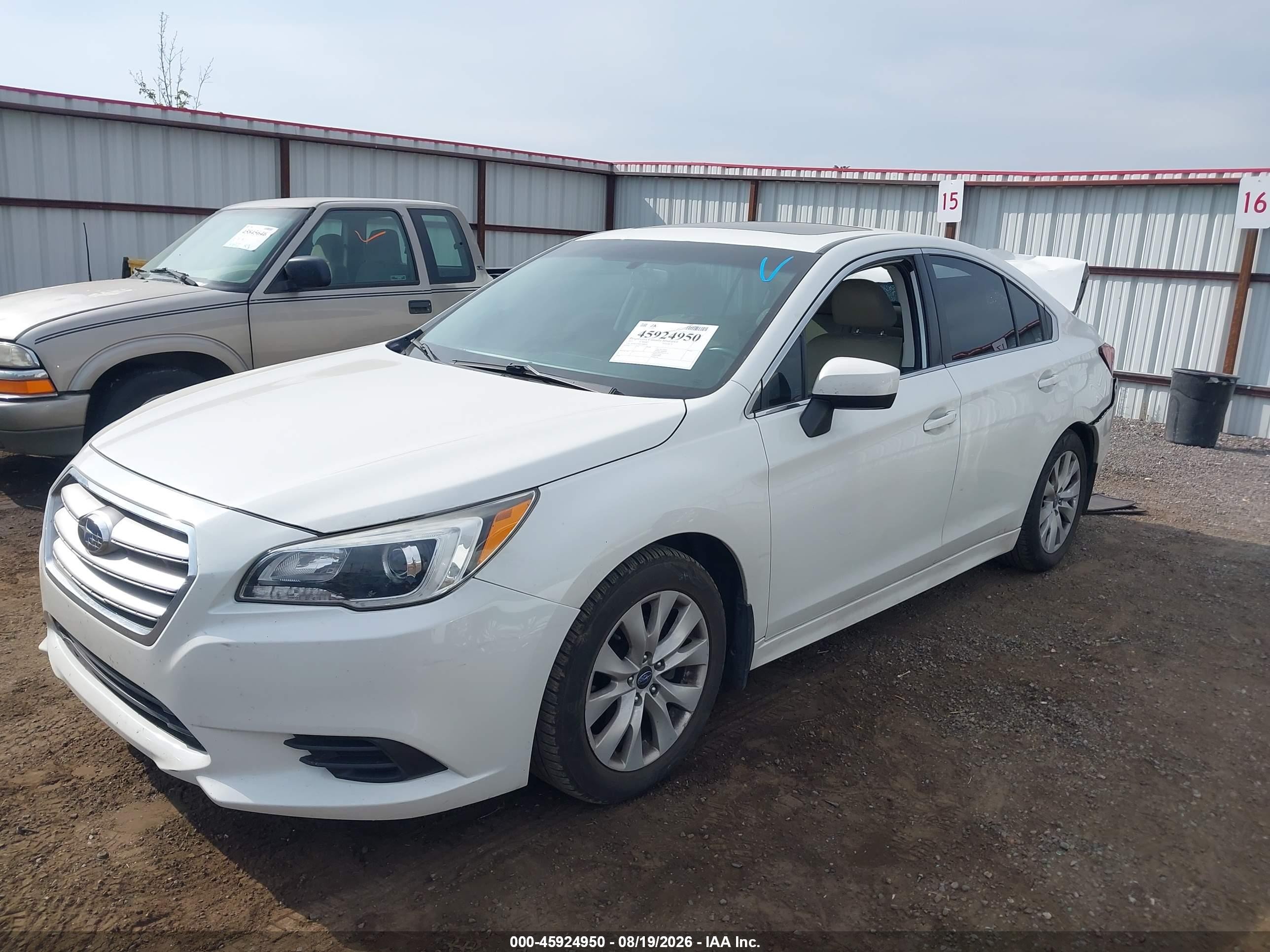 2015 Subaru Legacy 2.5i Premium White vin: 4S3BNAD64F3008818
