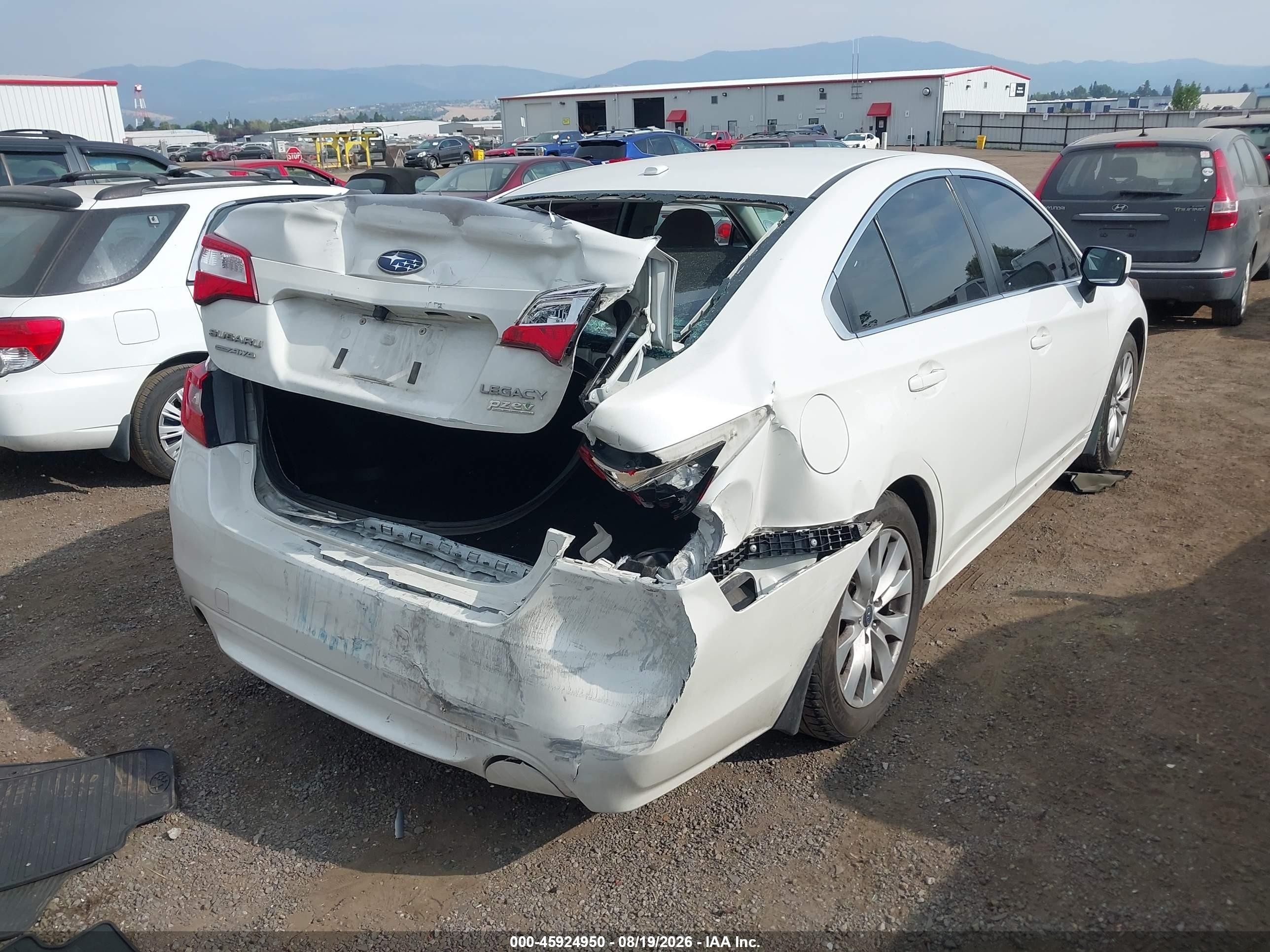 2015 Subaru Legacy 2.5i Premium White vin: 4S3BNAD64F3008818