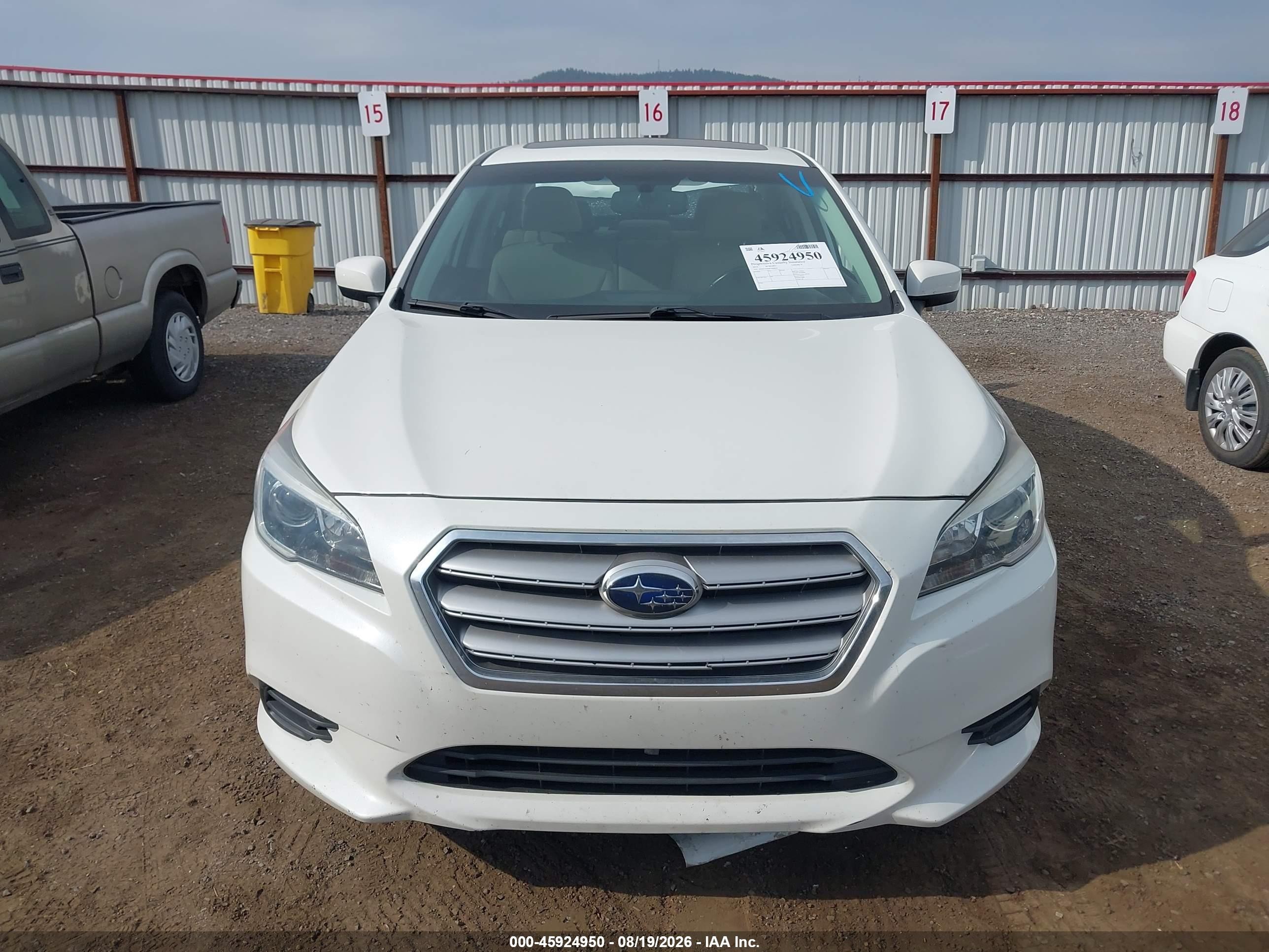 2015 Subaru Legacy 2.5i Premium White vin: 4S3BNAD64F3008818