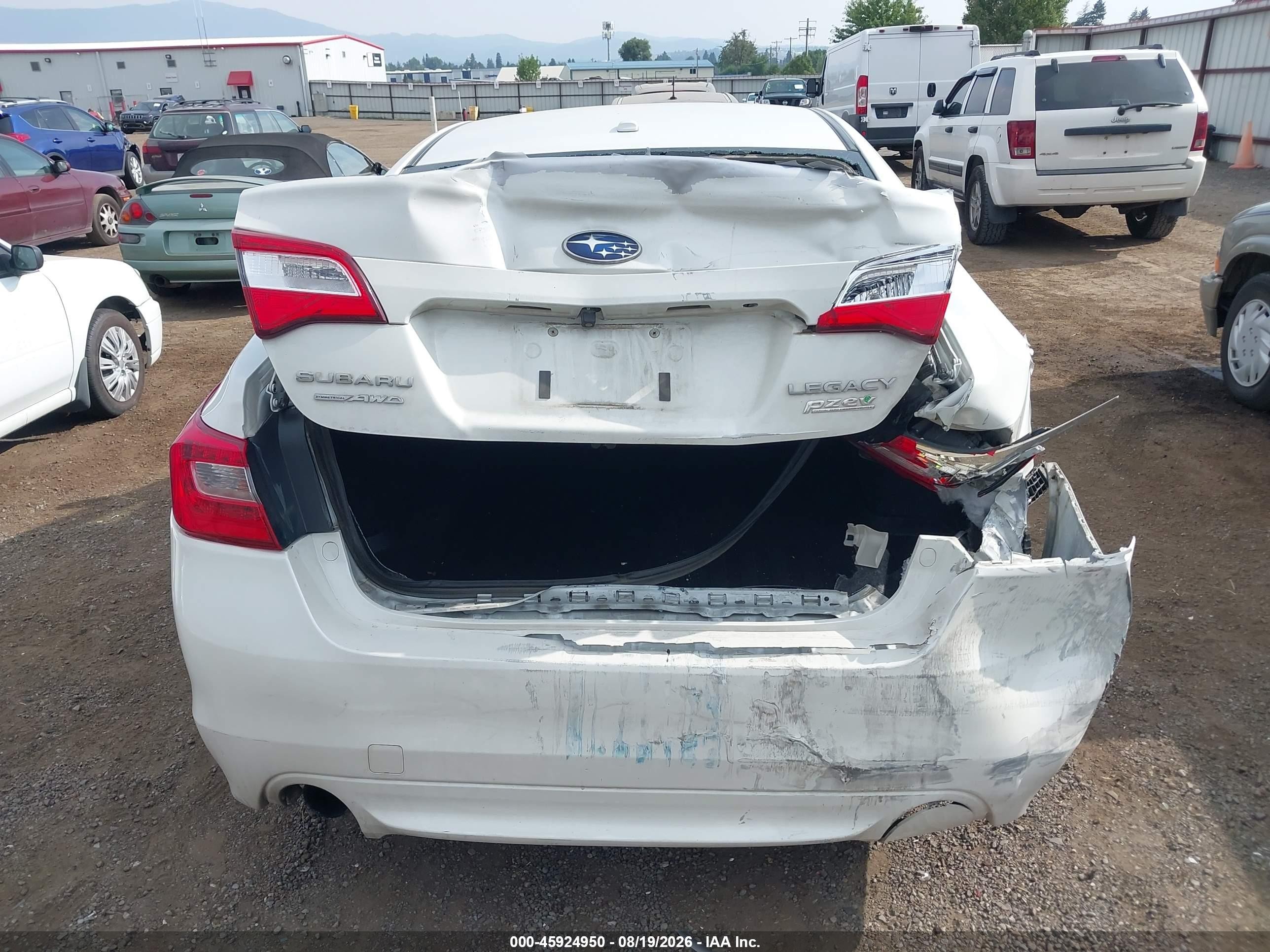 2015 Subaru Legacy 2.5i Premium White vin: 4S3BNAD64F3008818