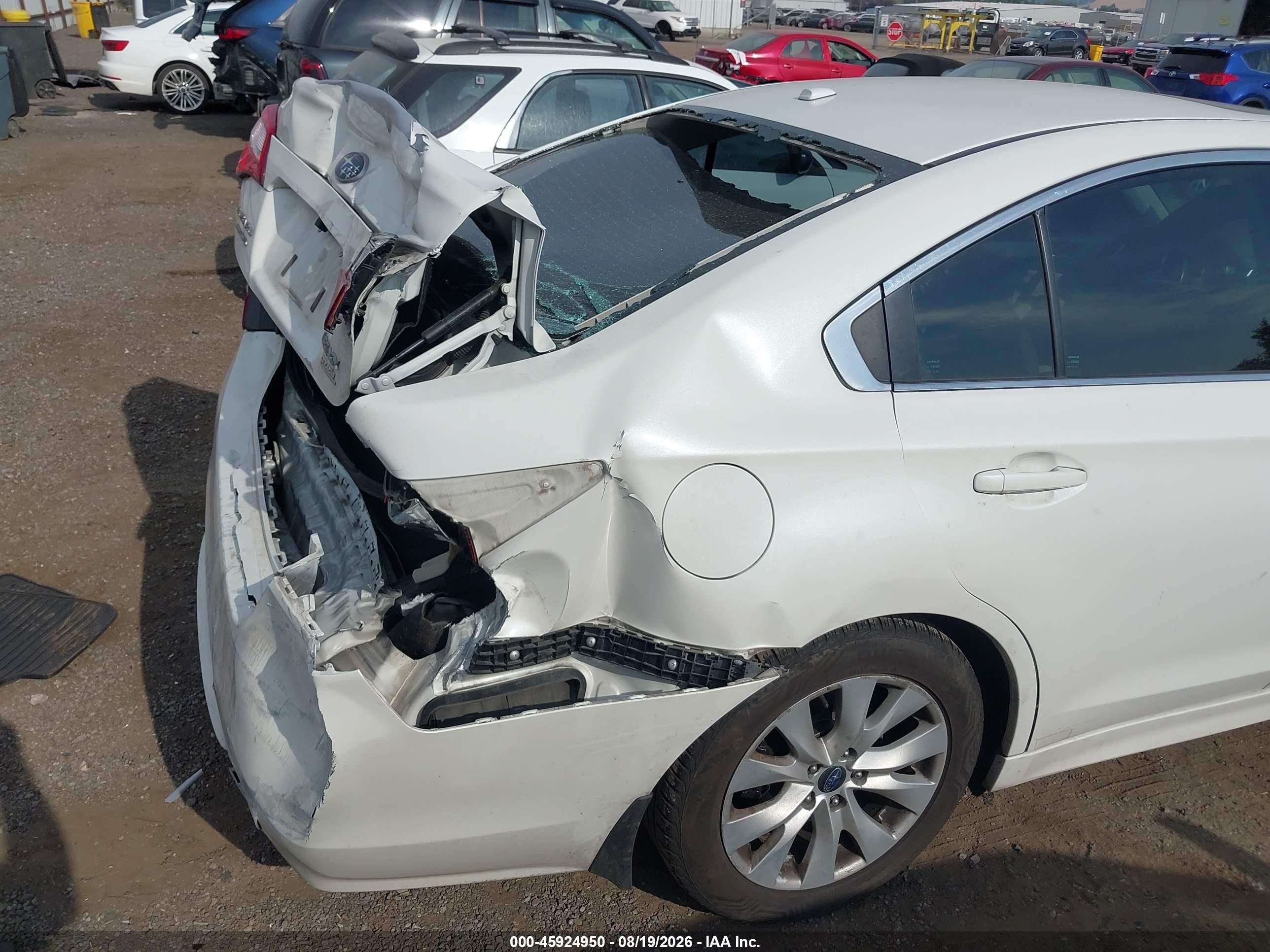 2015 Subaru Legacy 2.5i Premium White vin: 4S3BNAD64F3008818