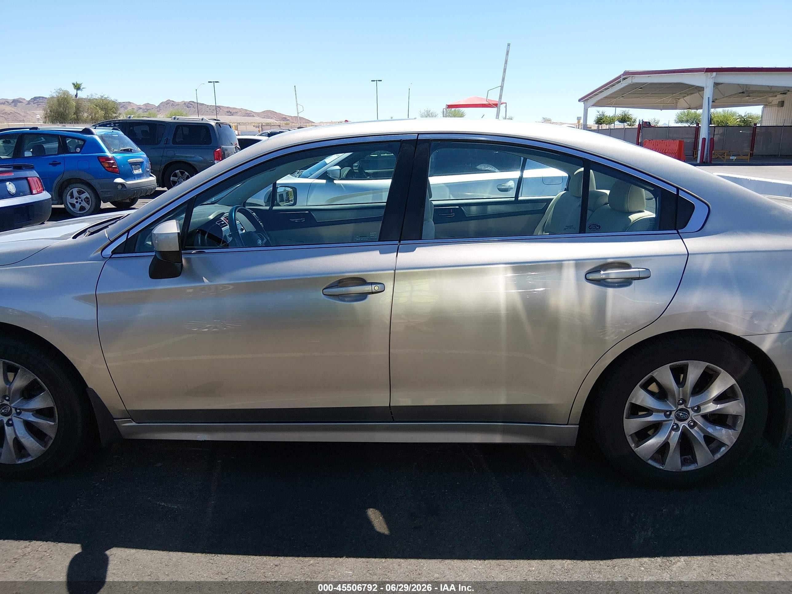 2015 Subaru Legacy 2.5i Premium Gold vin: 4S3BNAD6XF3008161