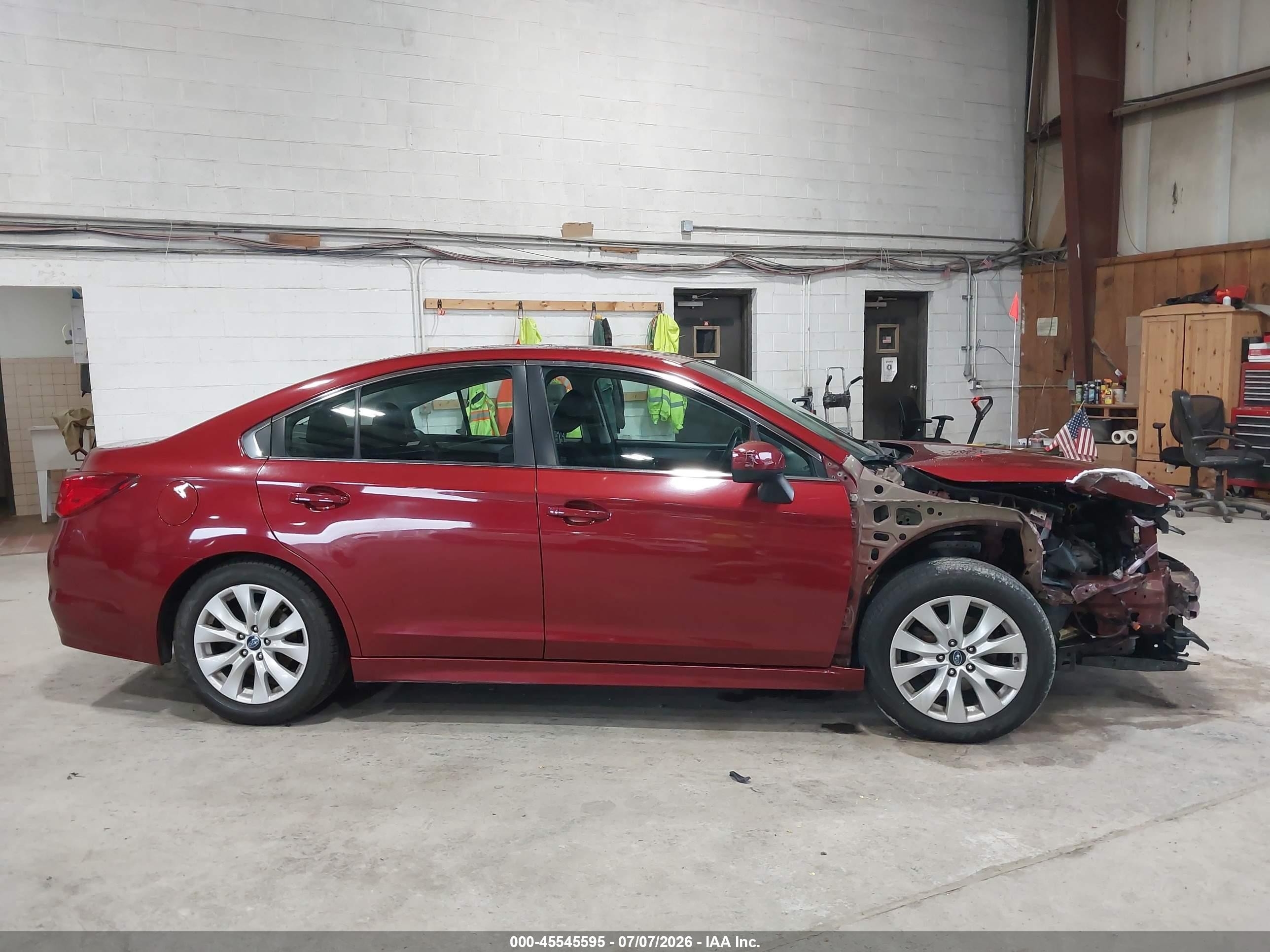 2015 Subaru Legacy 2.5i Premium Red vin: 4S3BNAE64F3040313