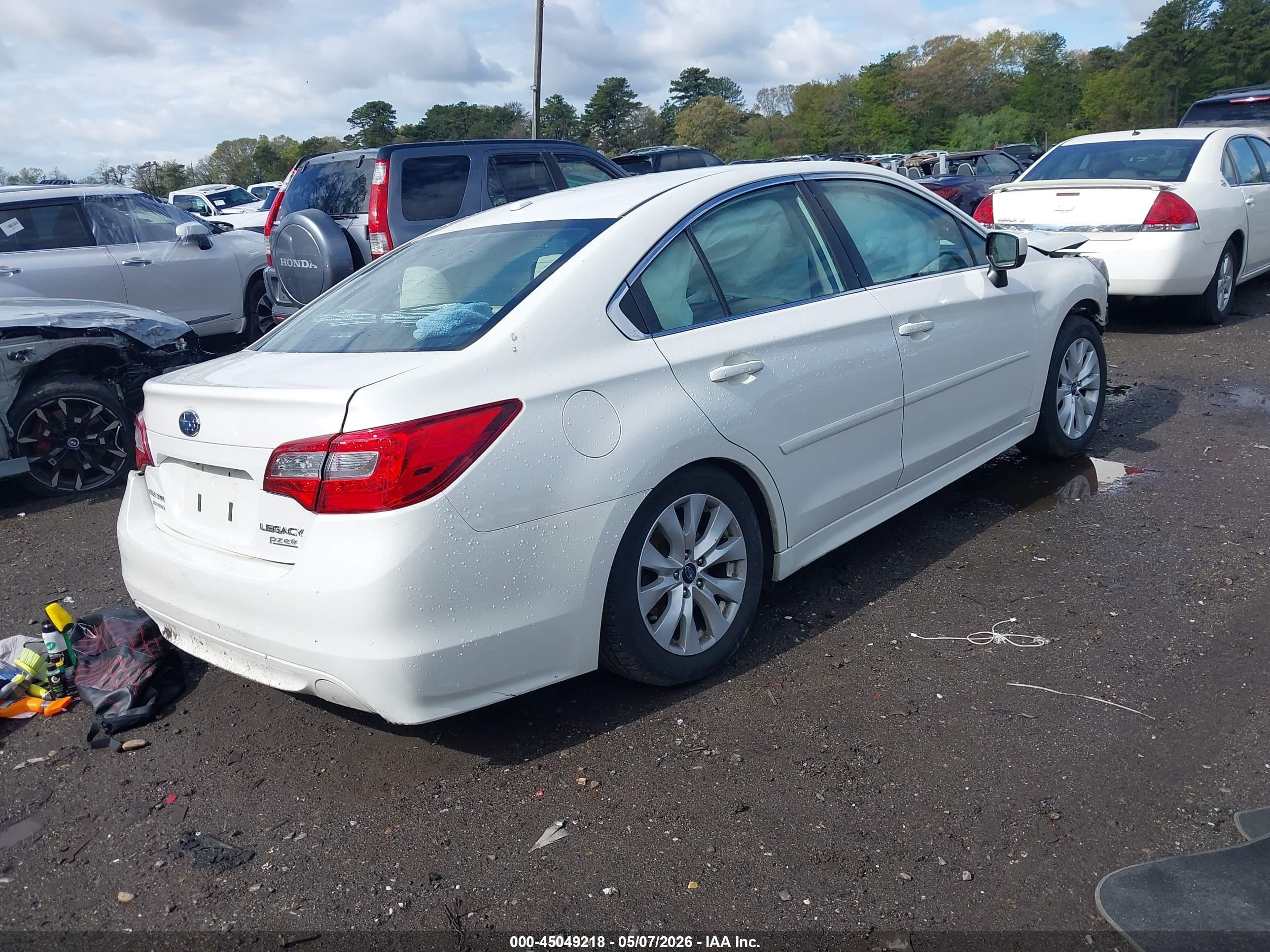 2015 Subaru Legacy 2.5i Premium White vin: 4S3BNAE65F3019678