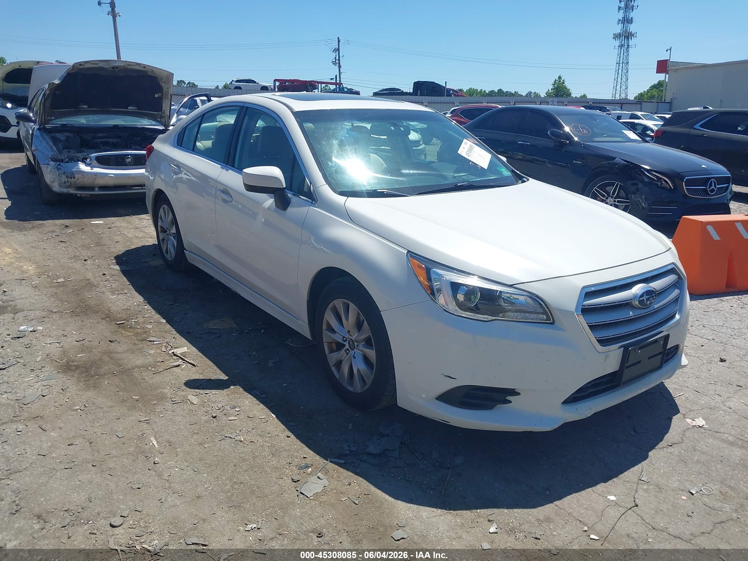 2015 Subaru Legacy 2.5i Premium Белый vin: 4S3BNAE66F3027322