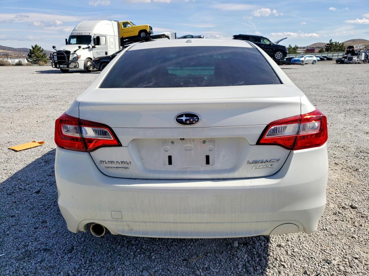 2015 Subaru Legacy 2.5i Premium White vin: 4S3BNAE68F3034000