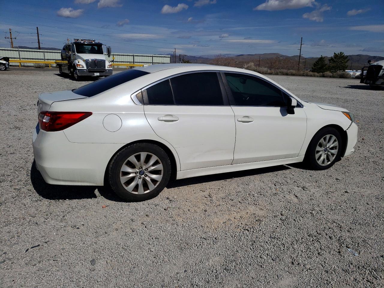 2015 Subaru Legacy 2.5i Premium White vin: 4S3BNAE68F3034000