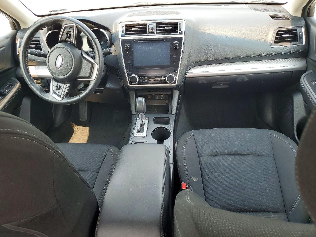 2018 Subaru Legacy 2.5i Premium White vin: 4S3BNAF61J3022410