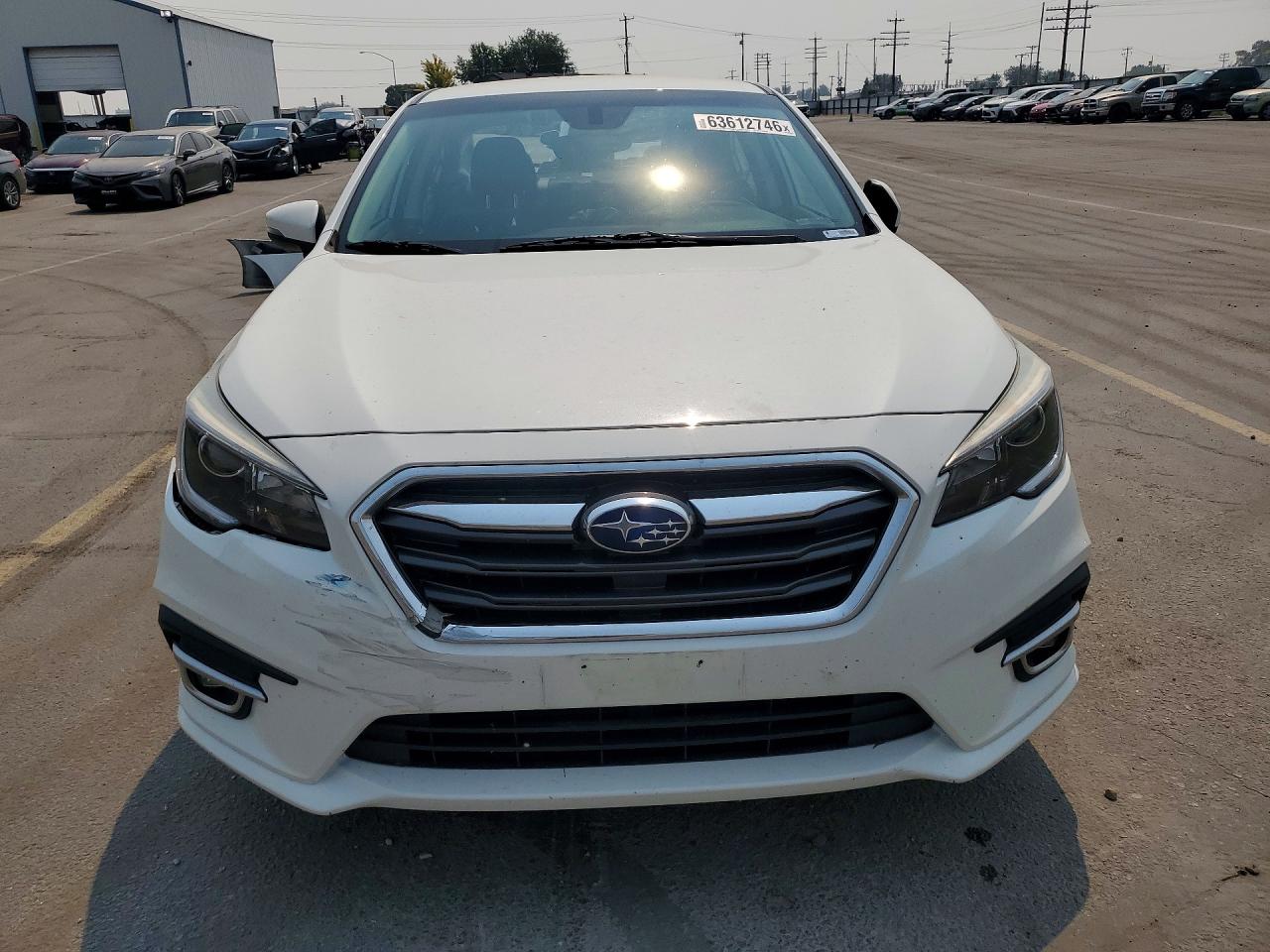 2018 Subaru Legacy 2.5i Premium White vin: 4S3BNAF61J3022410