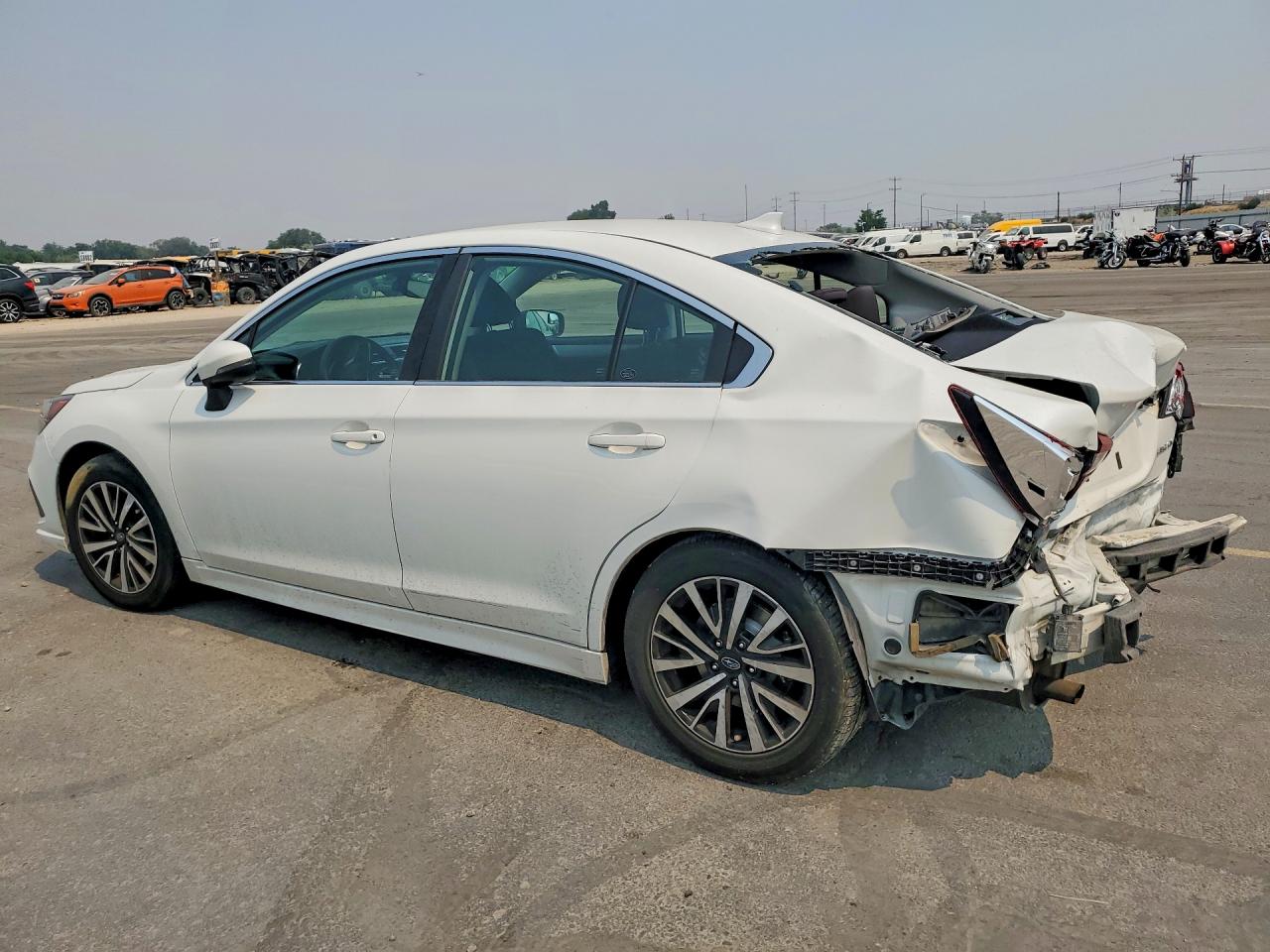 2018 Subaru Legacy 2.5i Premium White vin: 4S3BNAF61J3022410