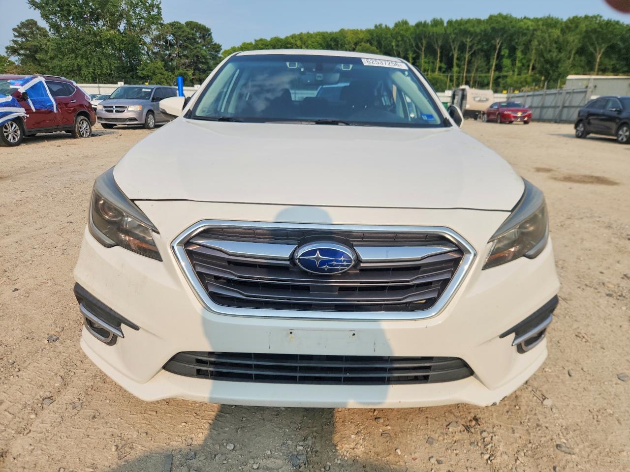 2019 Subaru Legacy 2.5i Premium Белый vin: 4S3BNAF62K3039914
