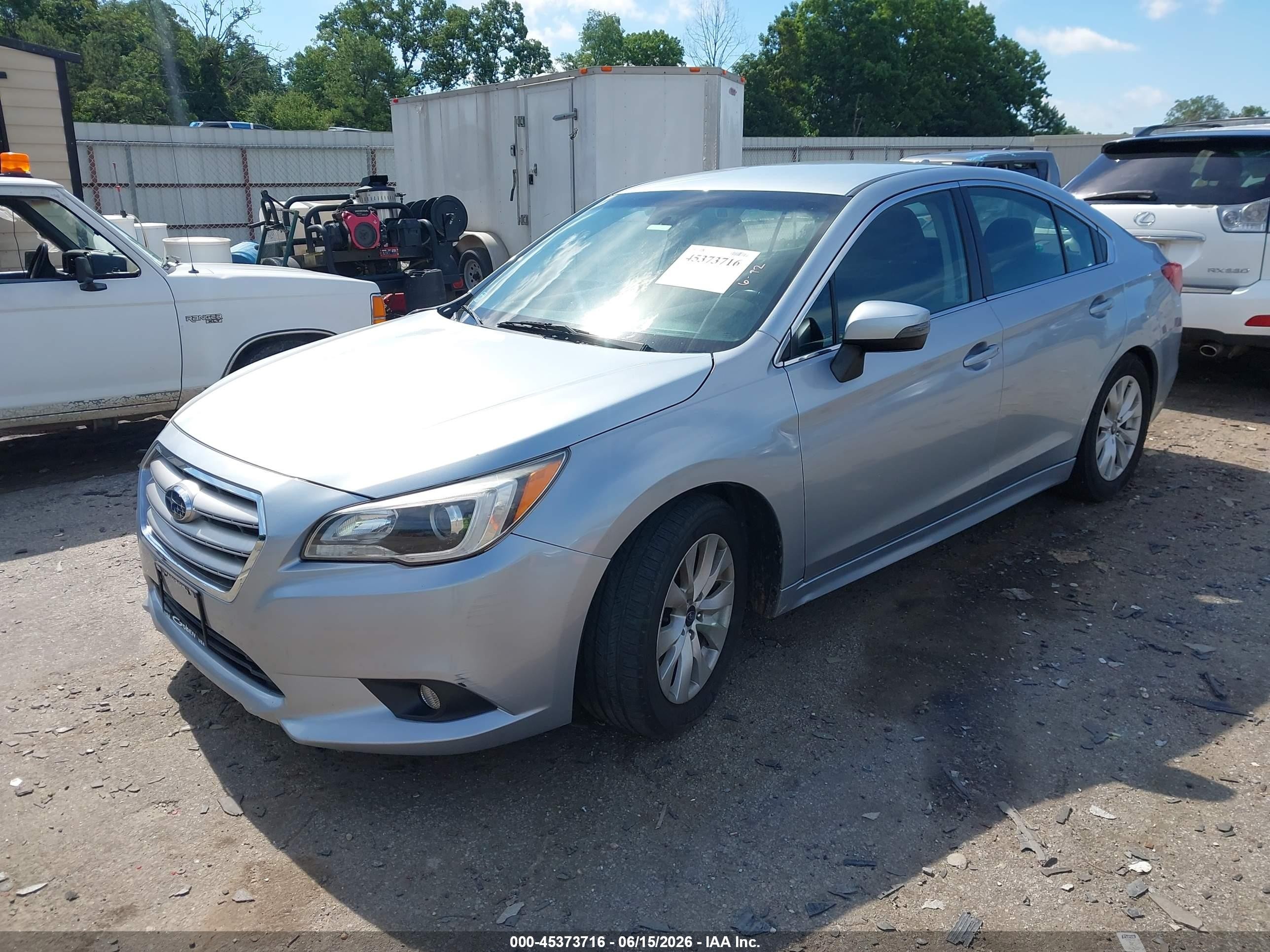 2016 Subaru Legacy 2.5i Premium Серебряный vin: 4S3BNAF64G3032602