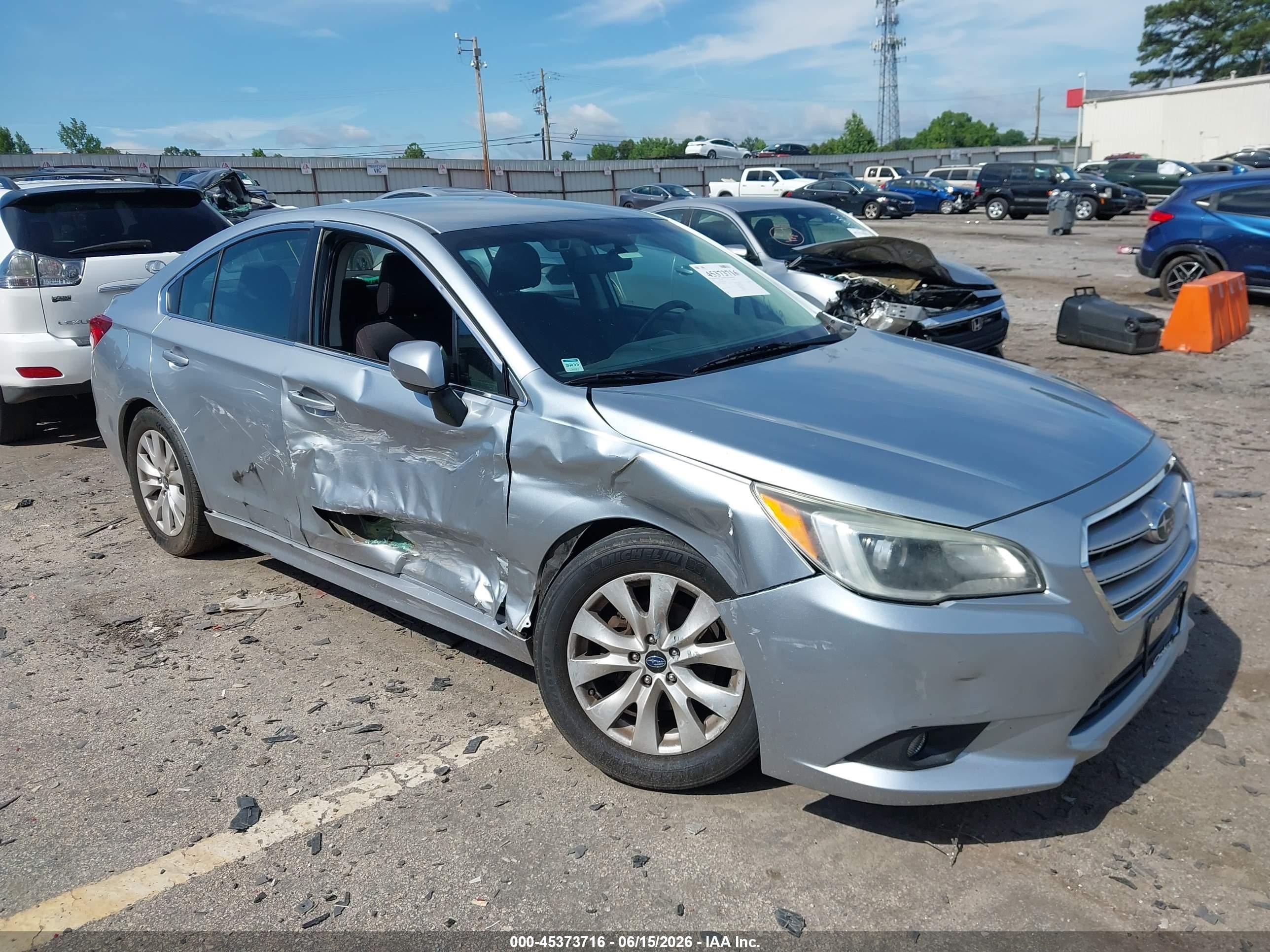 2016 Subaru Legacy 2.5i Premium Серебряный vin: 4S3BNAF64G3032602