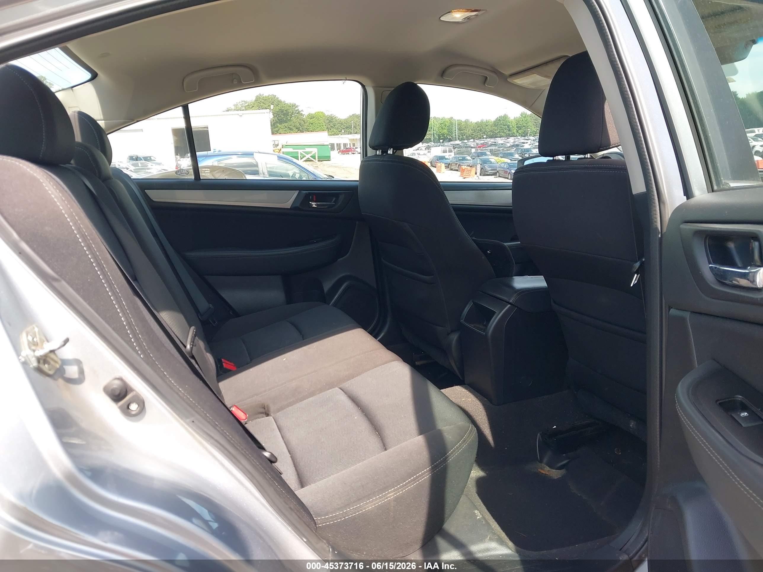 2016 Subaru Legacy 2.5i Premium Серебряный vin: 4S3BNAF64G3032602