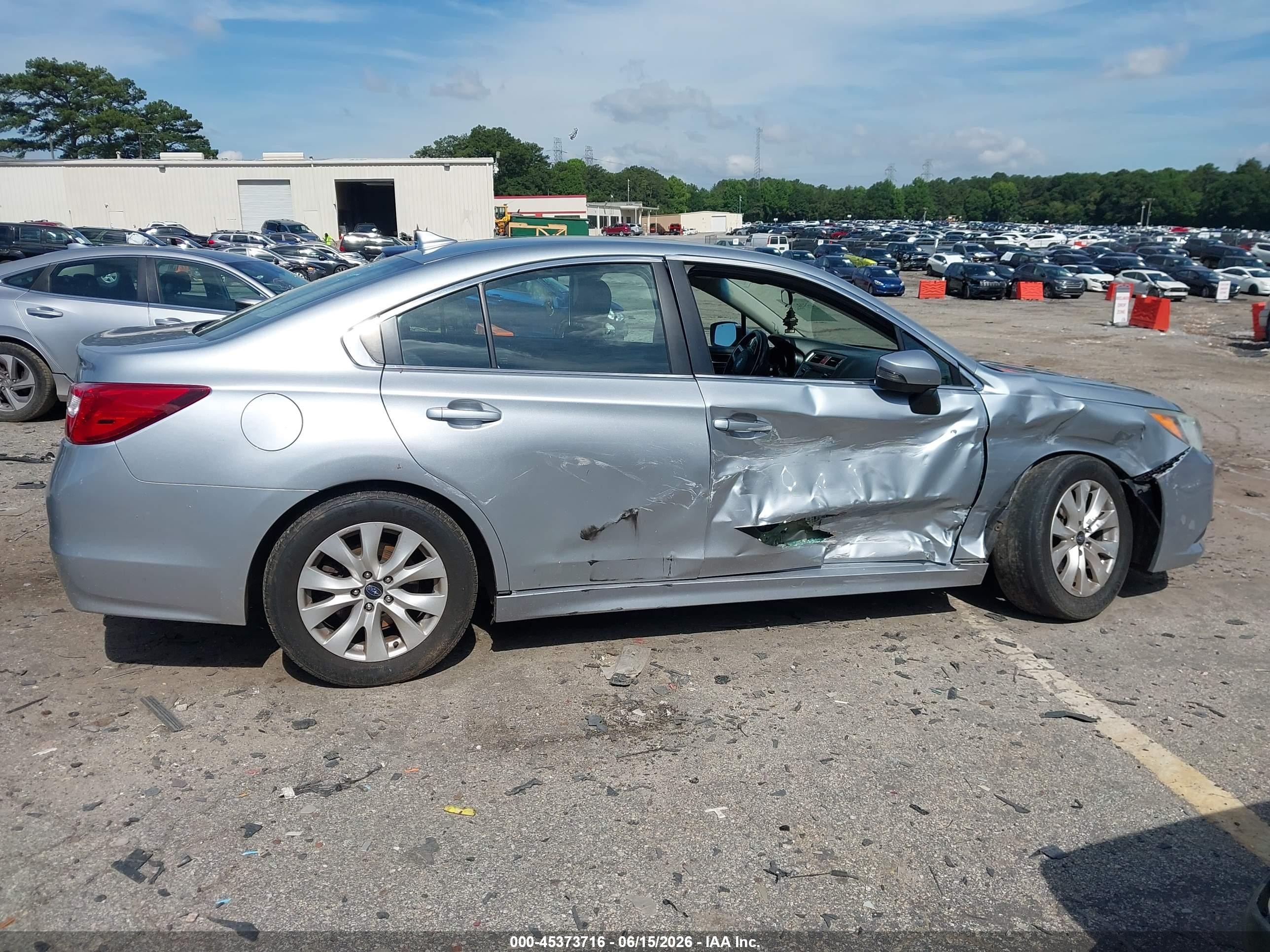 2016 Subaru Legacy 2.5i Premium Серебряный vin: 4S3BNAF64G3032602