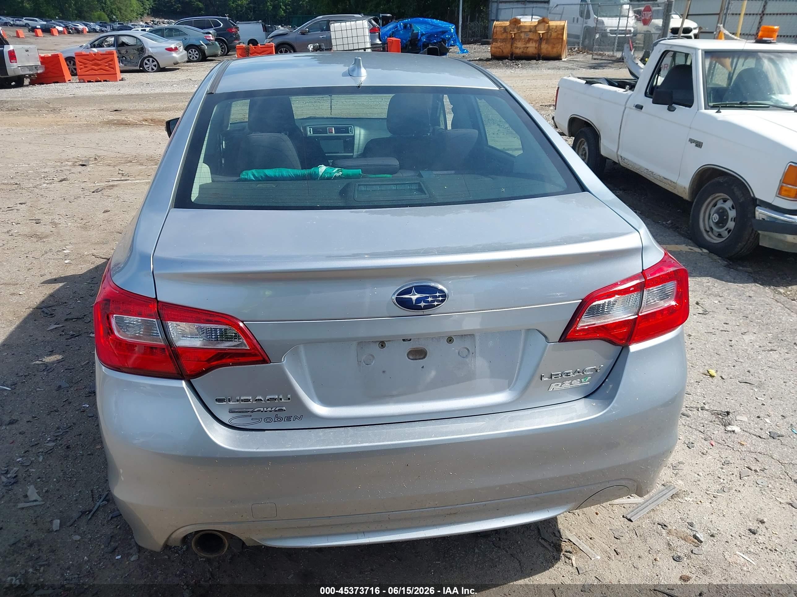 2016 Subaru Legacy 2.5i Premium Серебряный vin: 4S3BNAF64G3032602