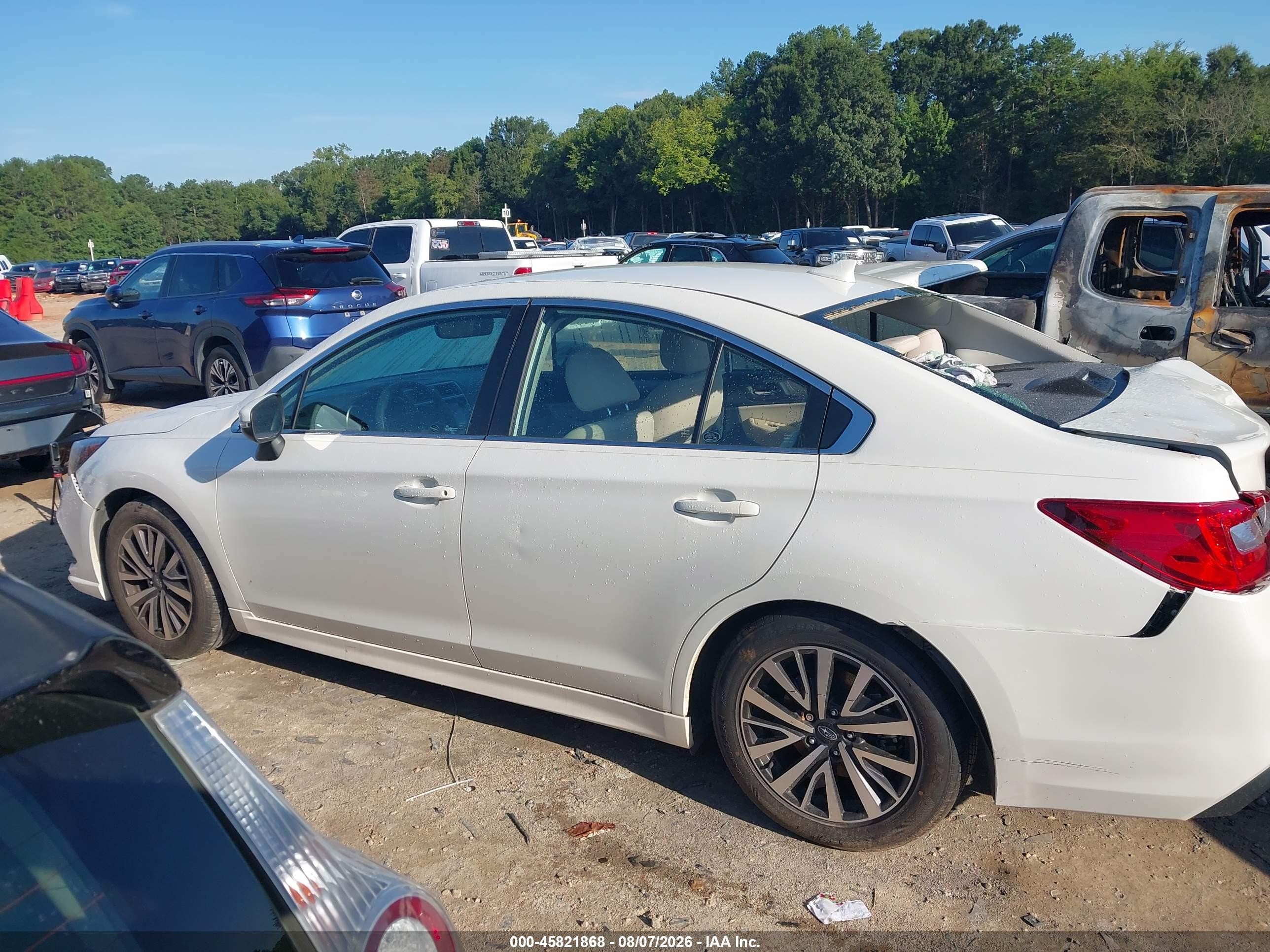 2018 Subaru Legacy 2.5i Premium White vin: 4S3BNAF64J3004838