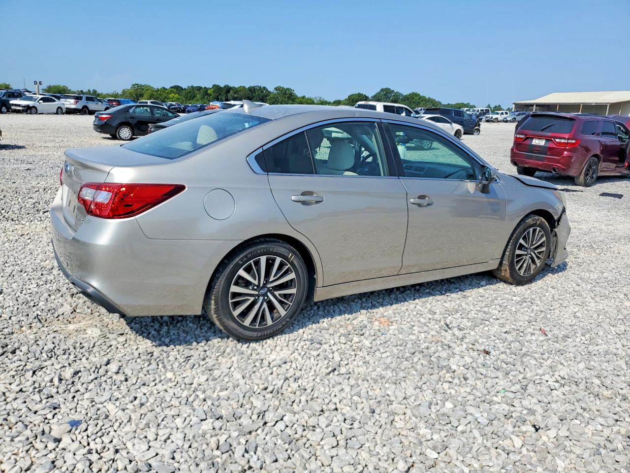 2019 Subaru Legacy 2.5i Premium Бежевый vin: 4S3BNAF67K3031811