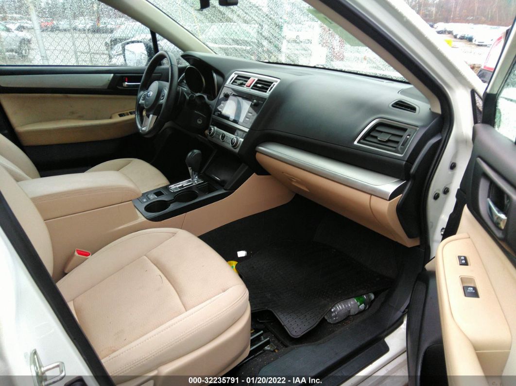 2017 Subaru Legacy Premium Белый vin: 4S3BNAF68H3022768