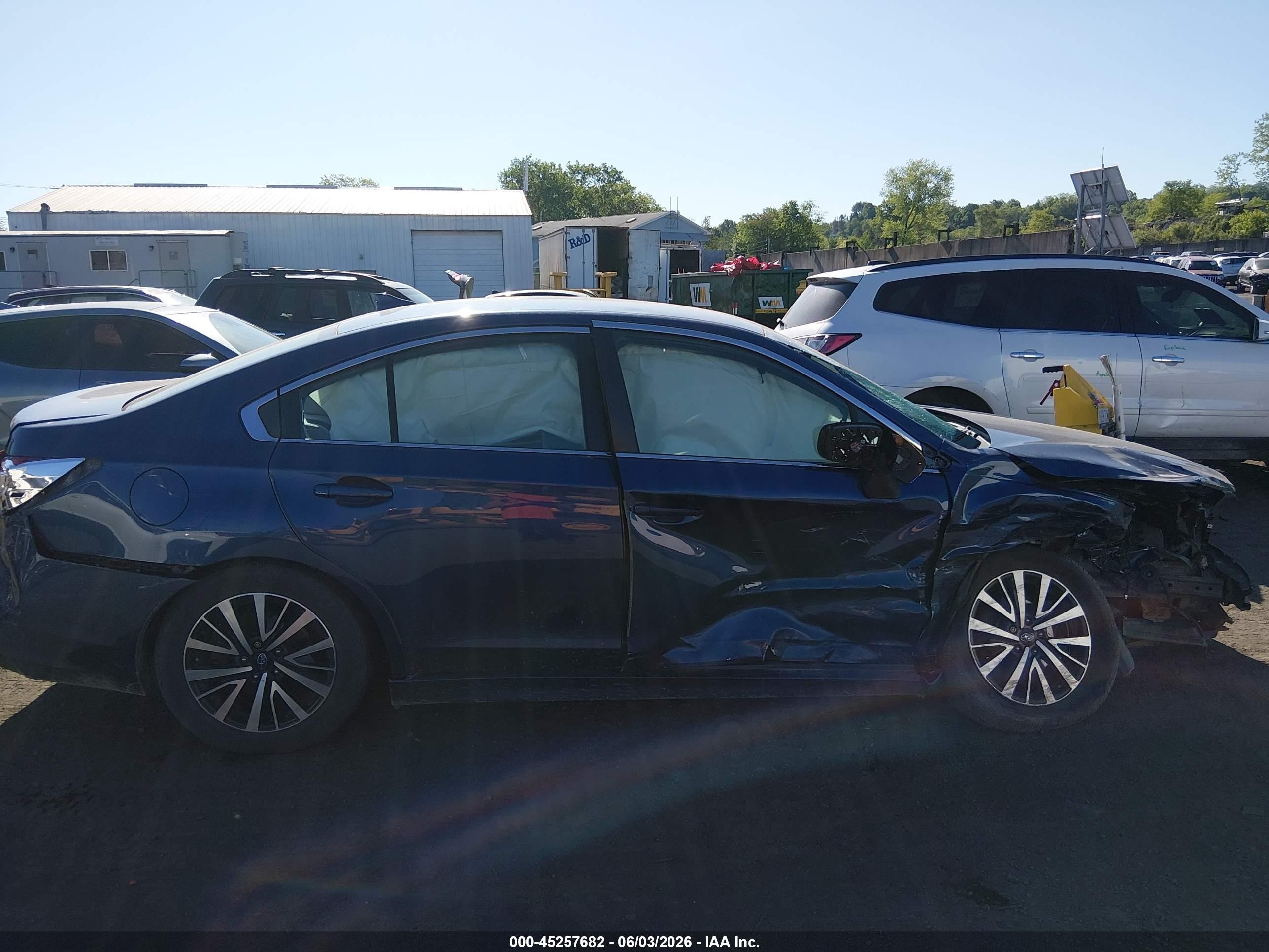 2019 Subaru Legacy 2.5i Premium Синий vin: 4S3BNAF69K3031258