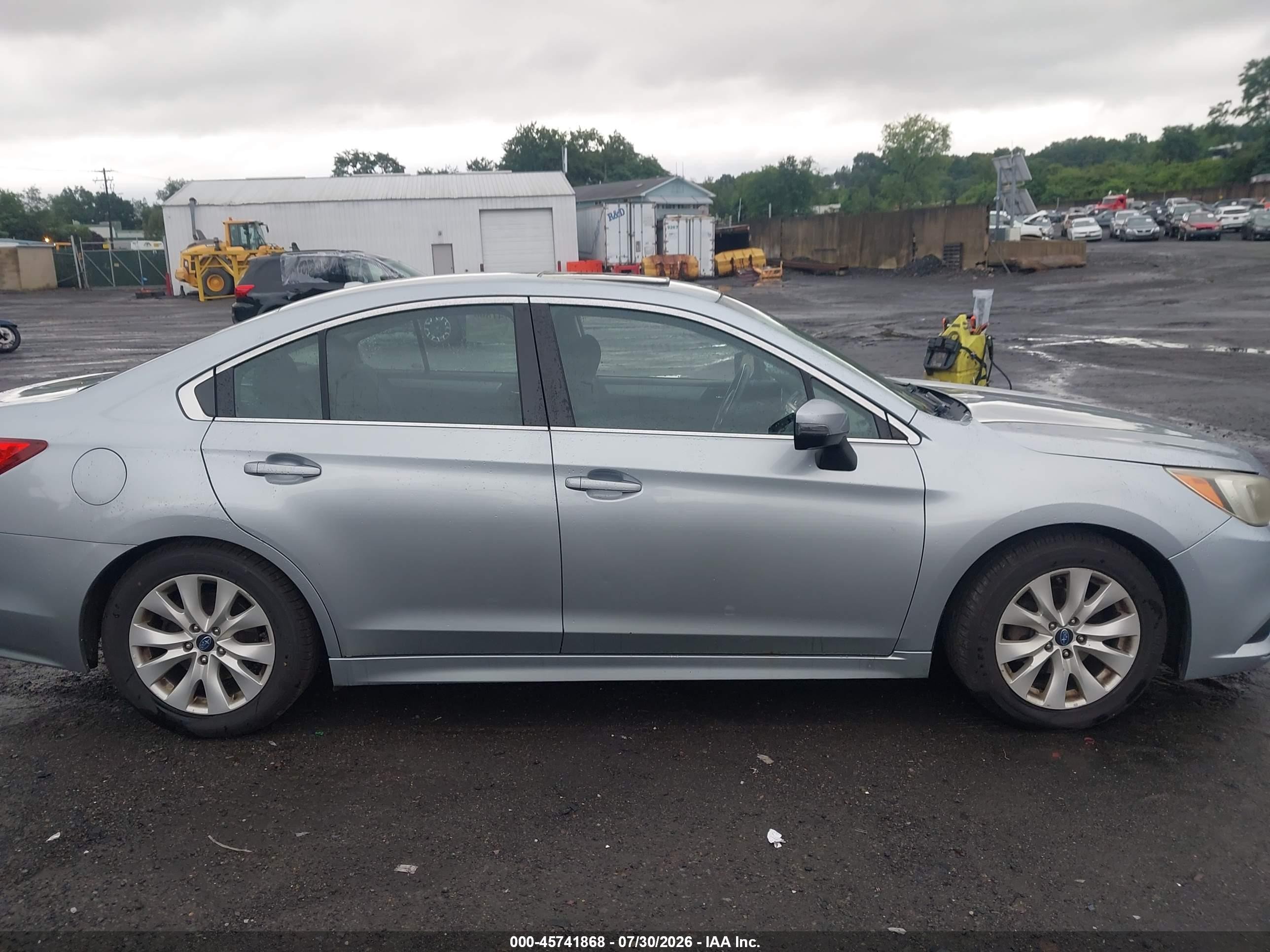 2015 Subaru Legacy 2.5i Premium Silver vin: 4S3BNAH64F3017464
