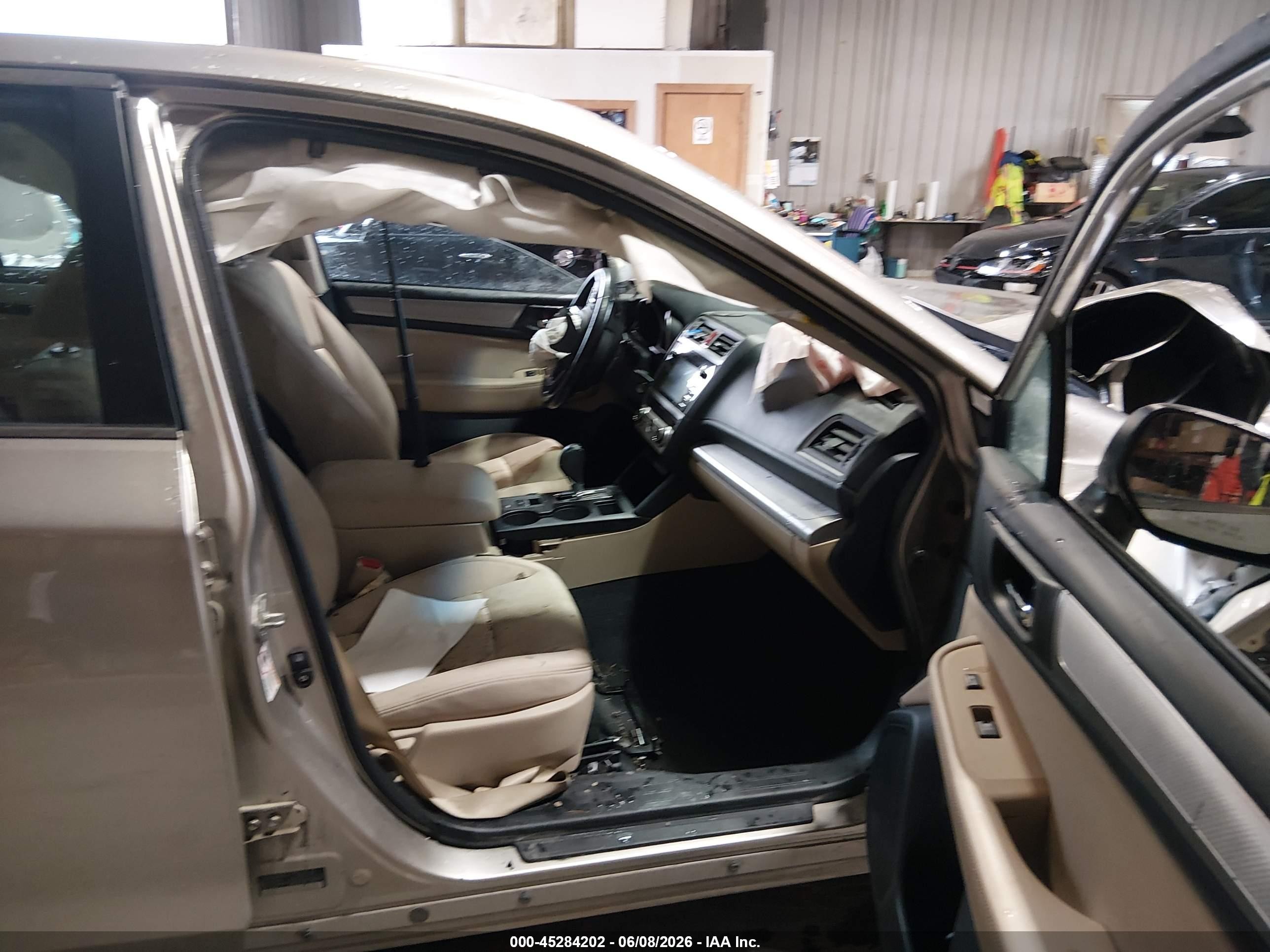 2015 Subaru Legacy 2.5i Premium Beige vin: 4S3BNAH66F3048313