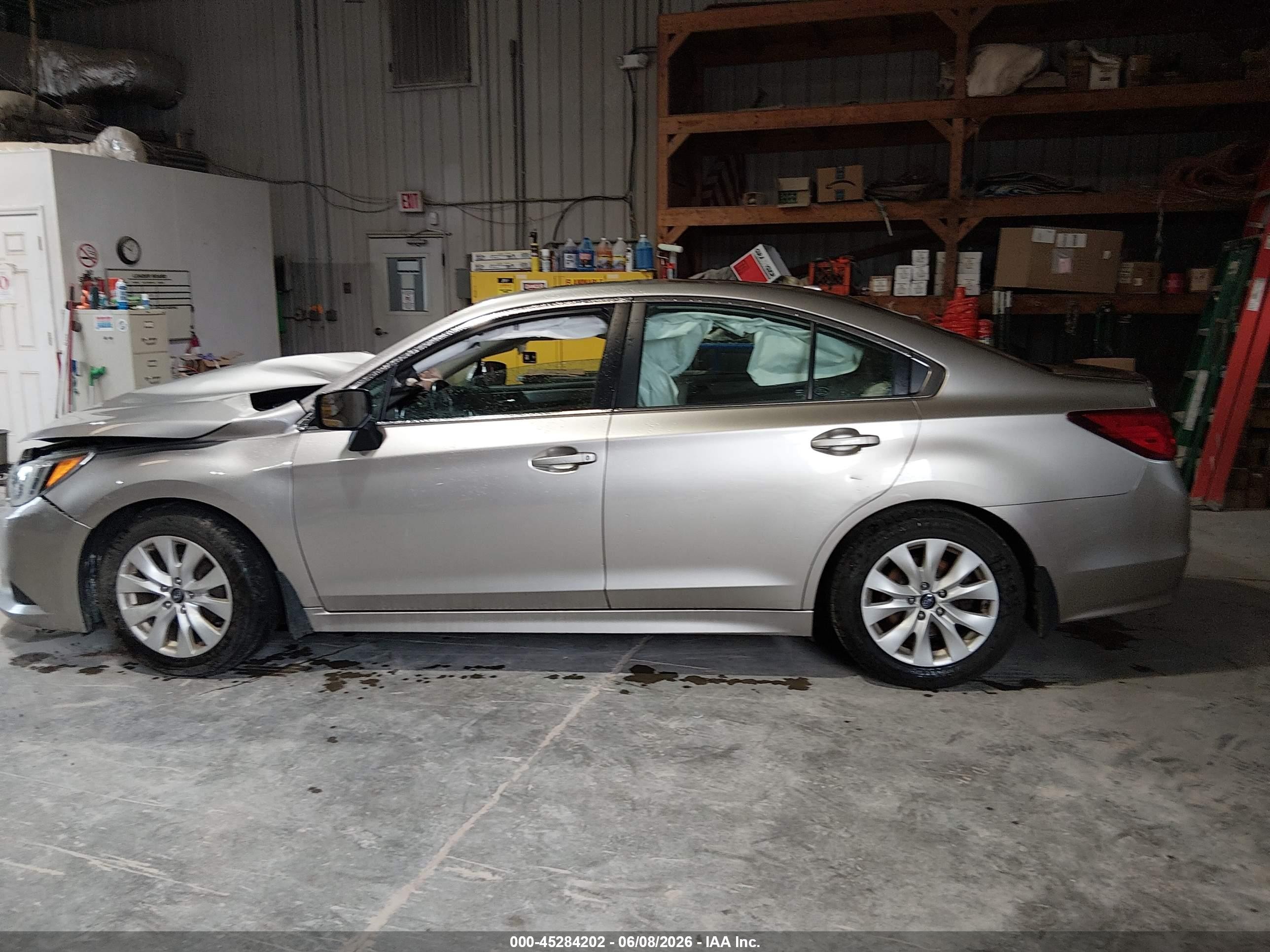 2015 Subaru Legacy 2.5i Premium Beige vin: 4S3BNAH66F3048313